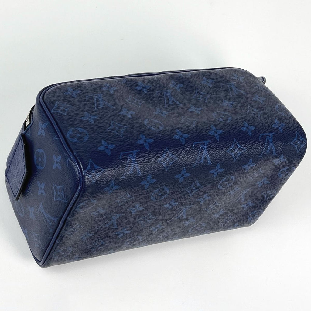 Louis Vuitton Dopp Kit Pouch Travel Bag Second Taigarama Cobalt — view 2