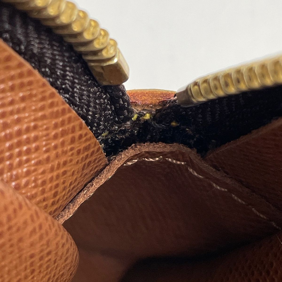 Louis Vuitton Pochette Maroulis Bandouliere Crossbody Shoulder Bag Monogram — view 7