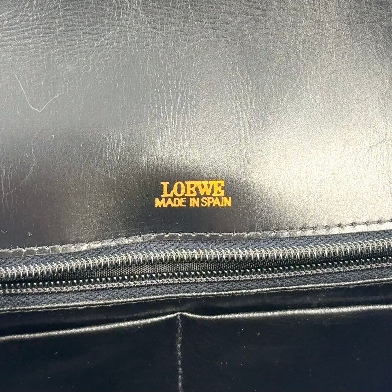 Loewe Vintage Flap Calfskin Black Shoulder Bag Gold — view 4