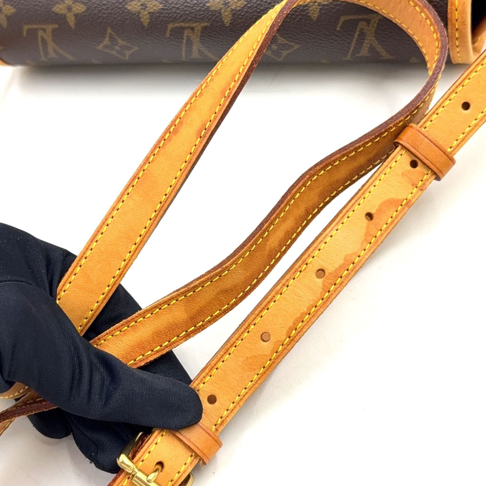 Louis Vuitton Sologne Monogram Leather Brown Light Shoulder Bag Gold — view 5