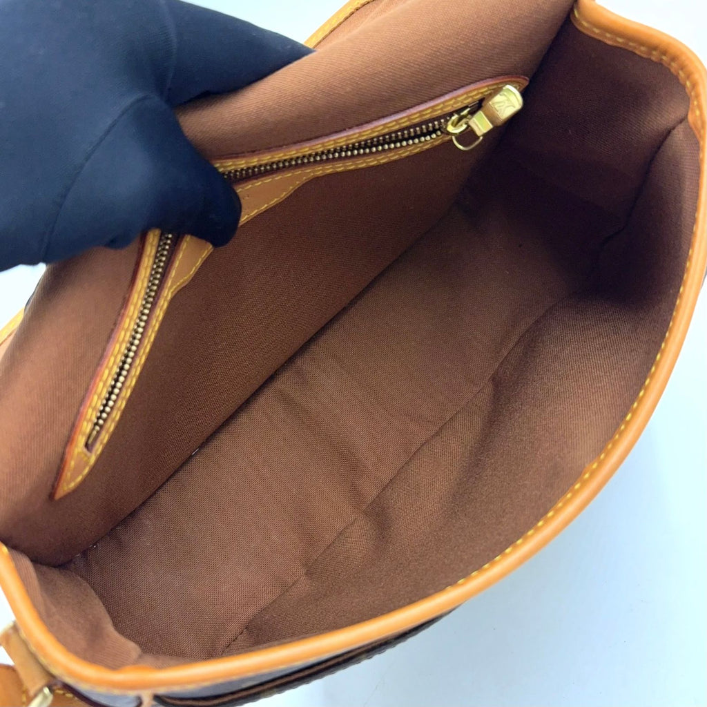 Louis Vuitton Sologne Monogram Leather Brown Light Shoulder Bag Gold — view 3