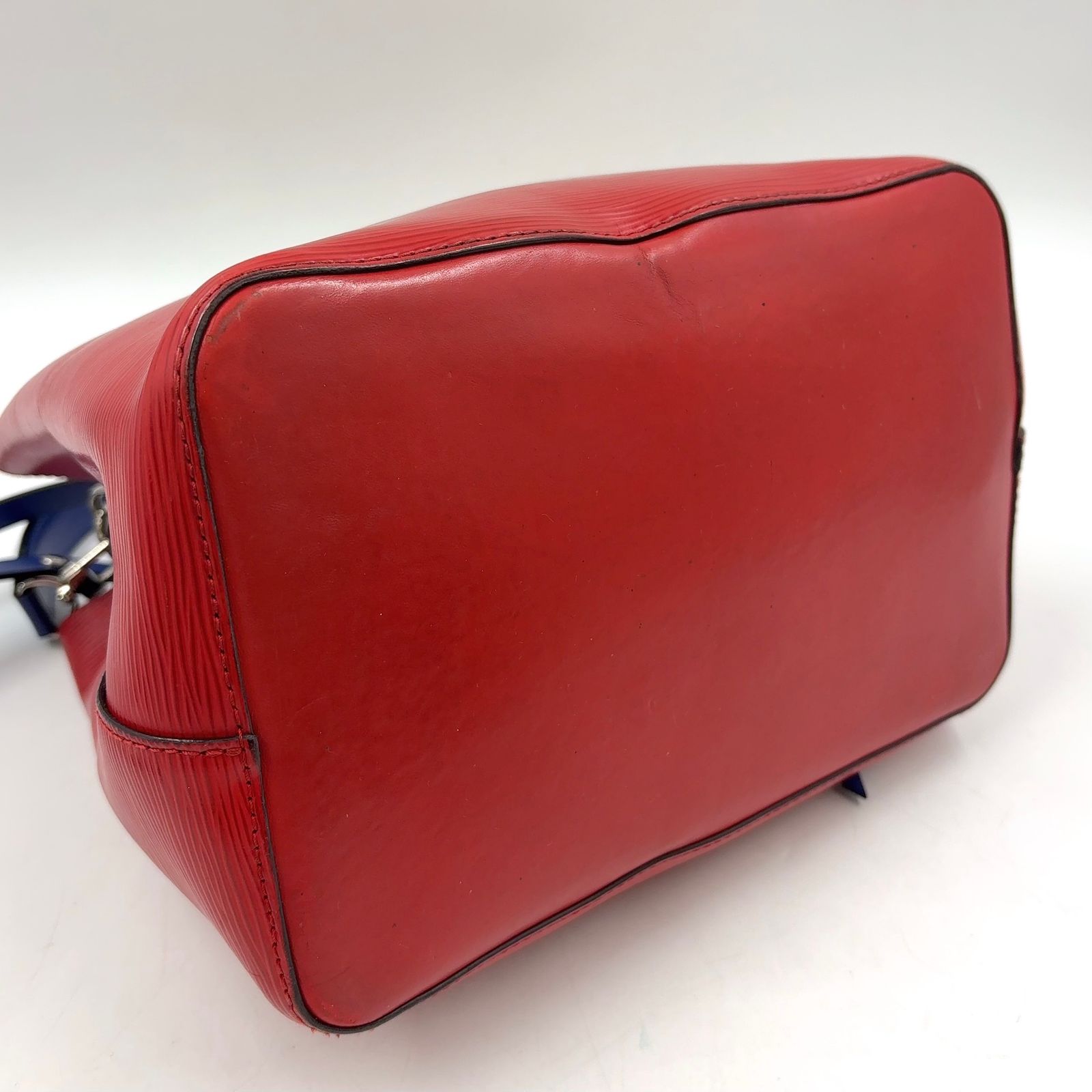 Louis Vuitton Neo Noe MM Epi Leather Blue Red Shoulder Bag Silver — view 7