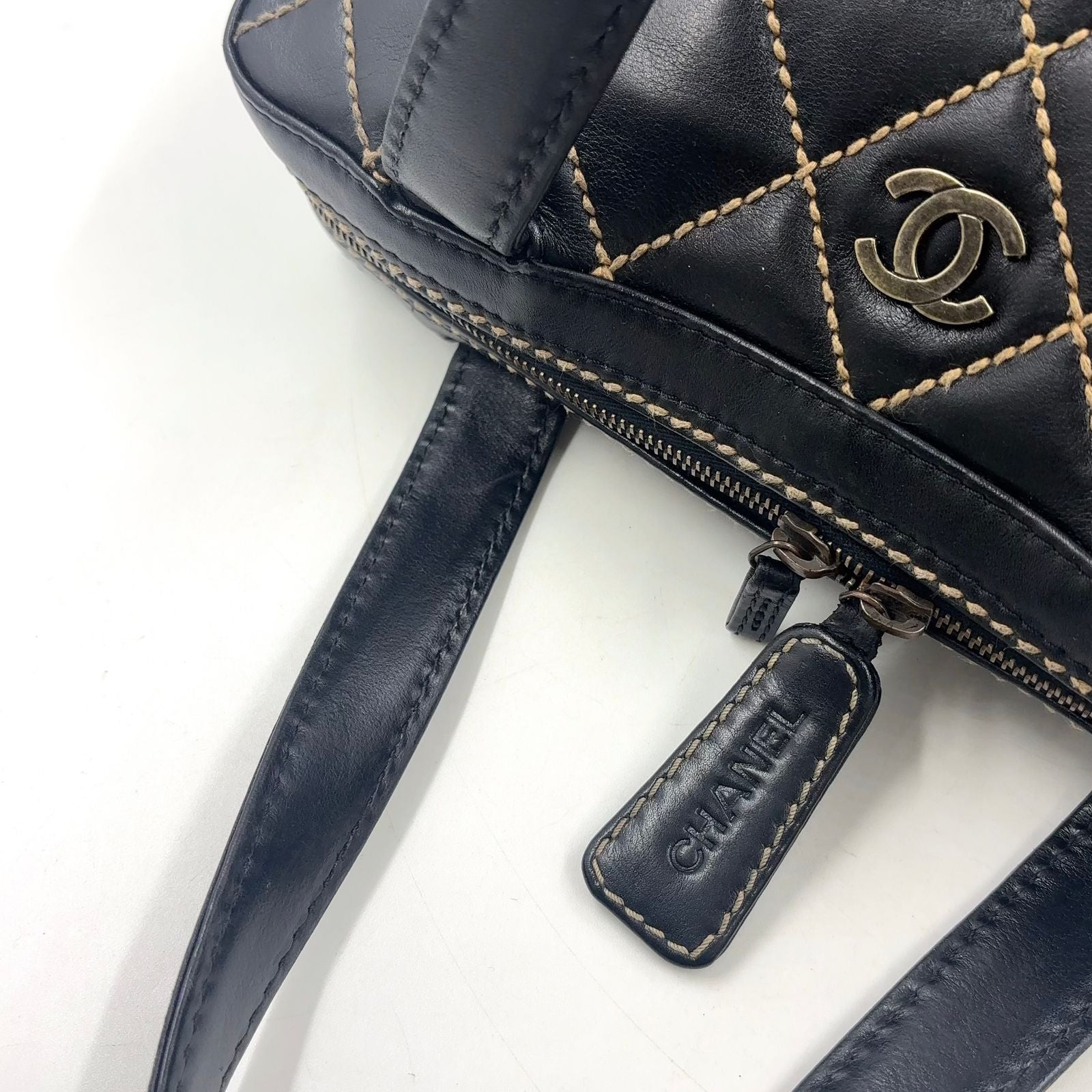 Chanel Wild Stitch Calfskin Black Handbag Gold — view 6