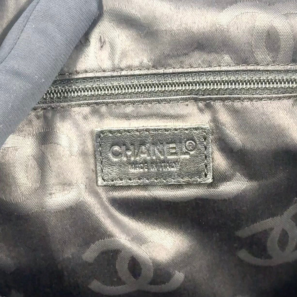 Chanel Wild Stitch Calfskin Black Handbag Gold — view 4