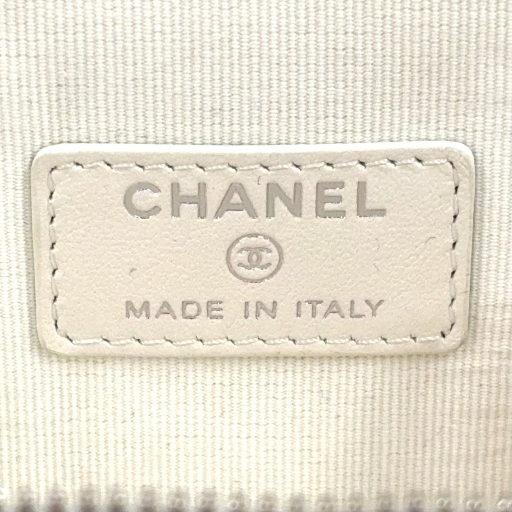 Chanel Classic Small Vanity Caviar Leather White Chain Shoulder Bag Silver — view 4