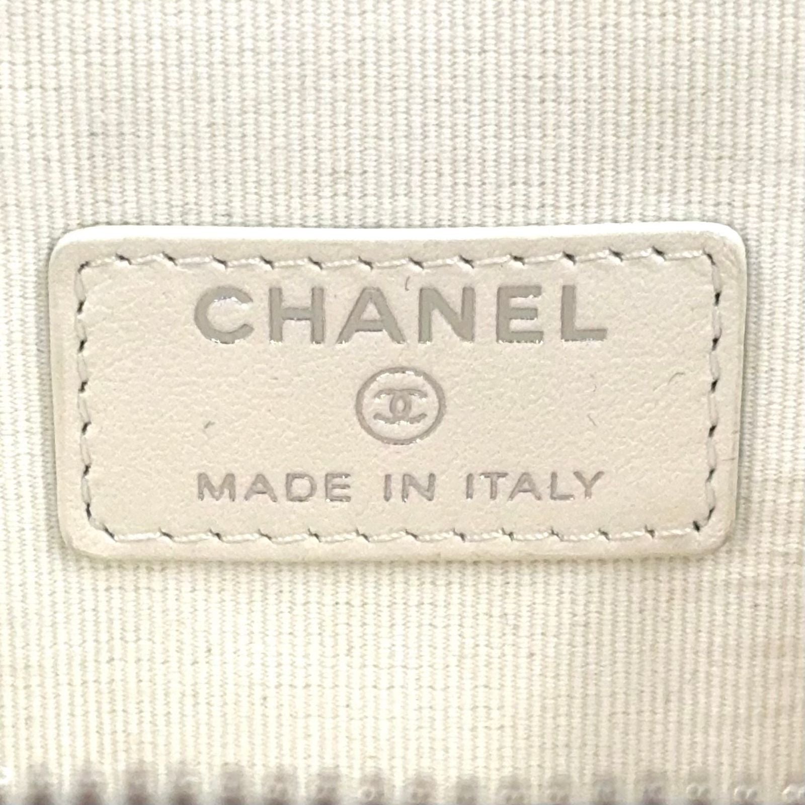 Chanel Classic Small Vanity Caviar Leather White Chain Shoulder Bag Silver — view 4