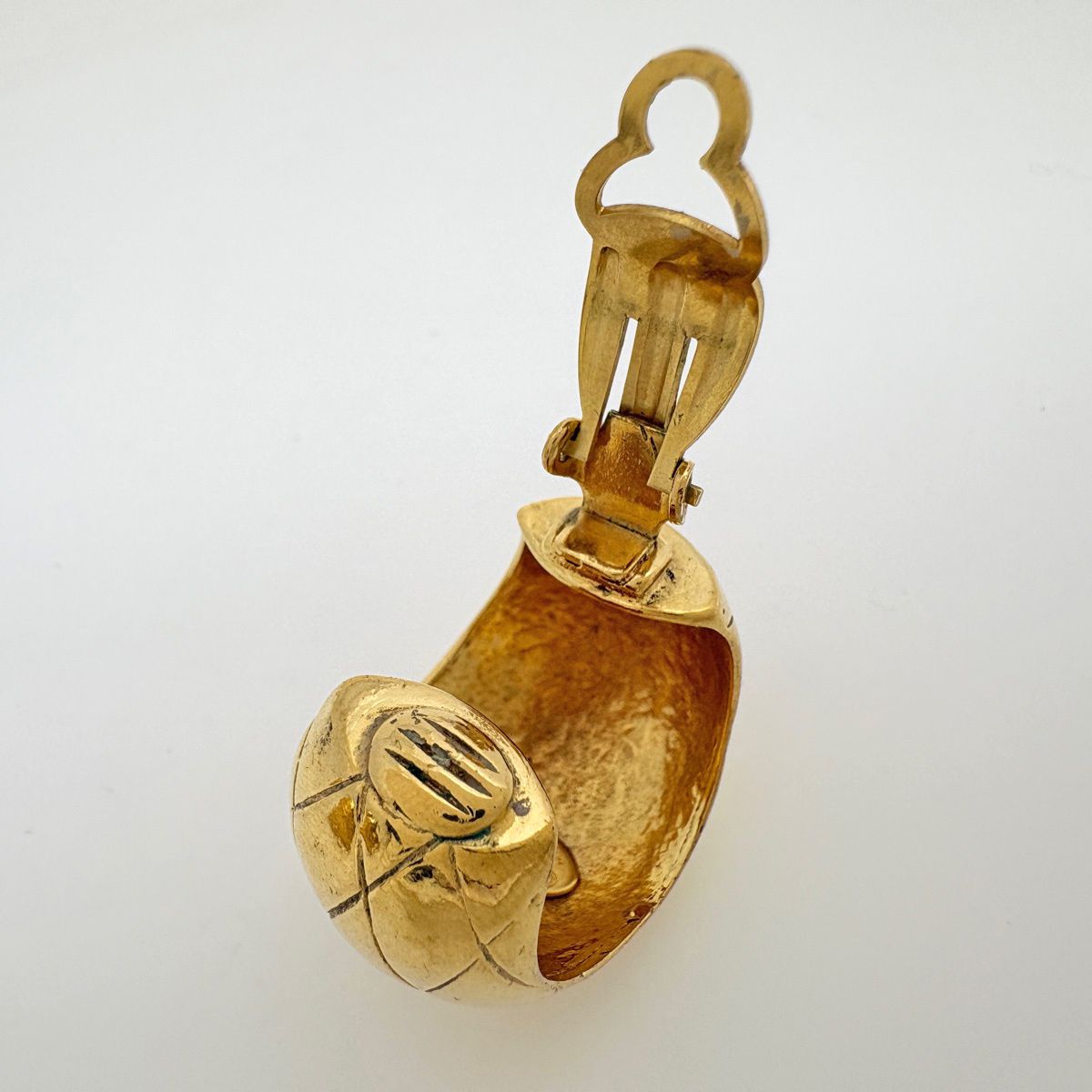 Chanel CC Logo Earrings Quilted Gold Plated — view 3
