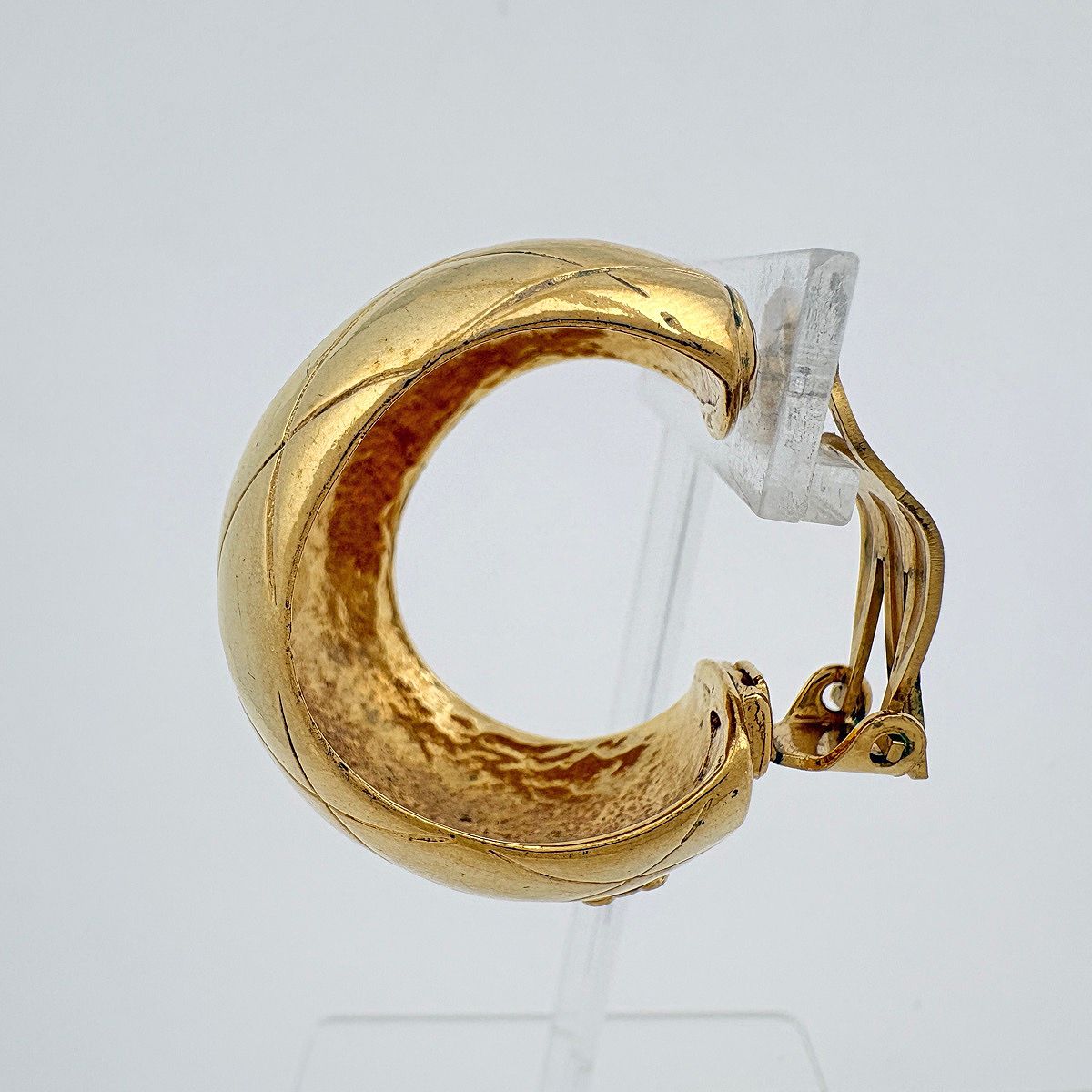 Chanel CC Logo Earrings Quilted Gold Plated — view 2