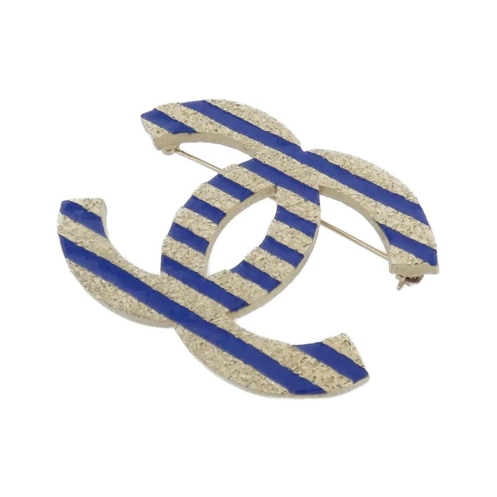 Chanel Brooch Gold