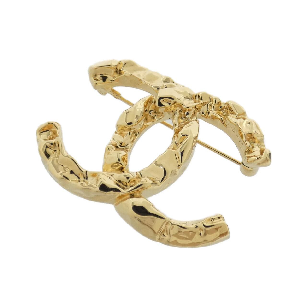 Chanel Brooch Gold