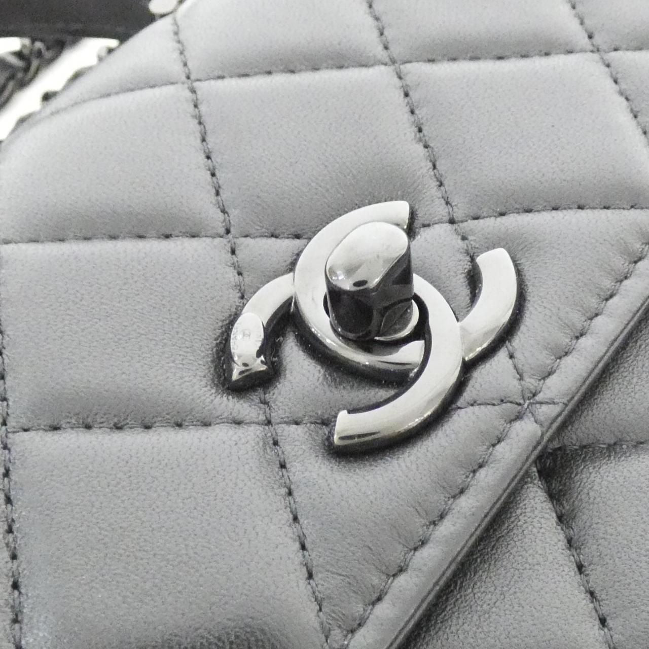 Chanel Chain Clutch Black — view 4