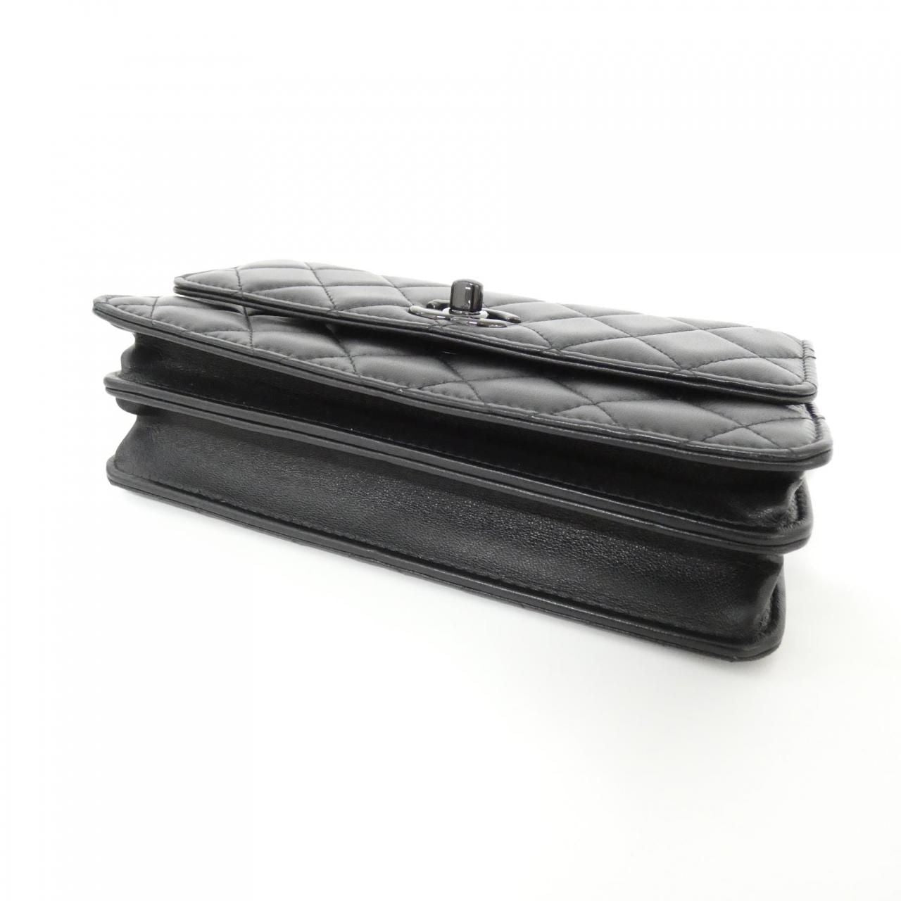 Chanel Chain Clutch Black — view 3