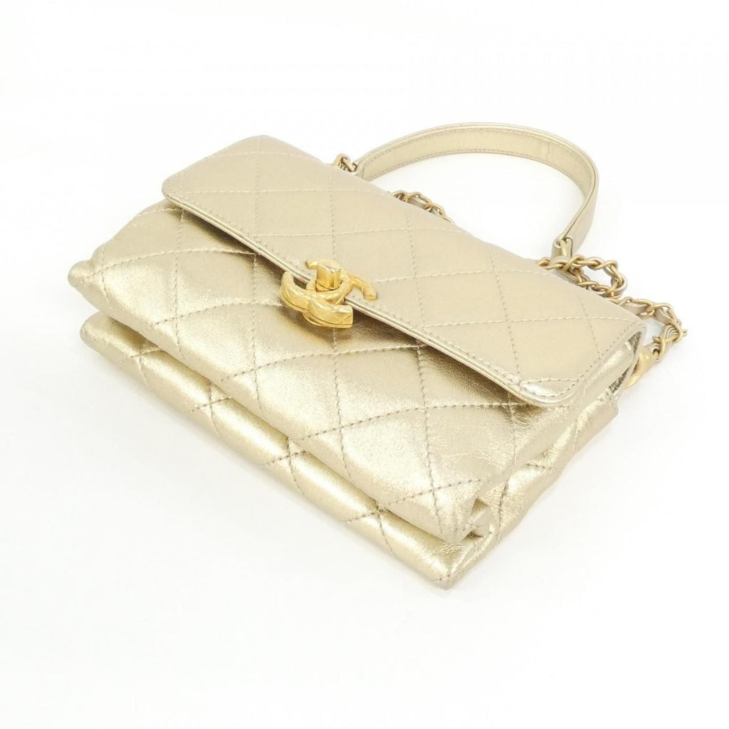 Chanel Bag Handbag Gold — view 3
