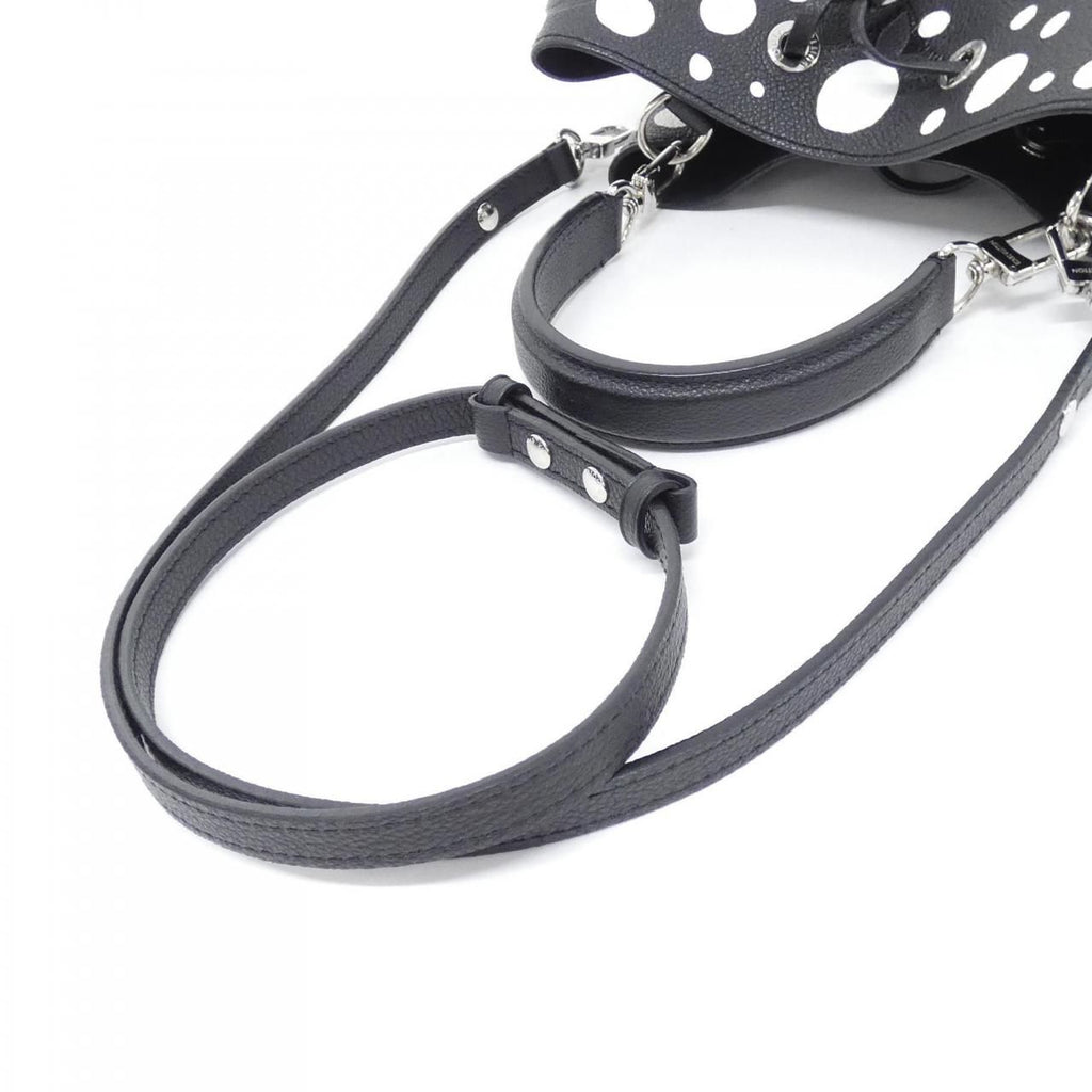 Louis Vuitton Monogram Empreinte Neo Noe MM Shoulder — view 6