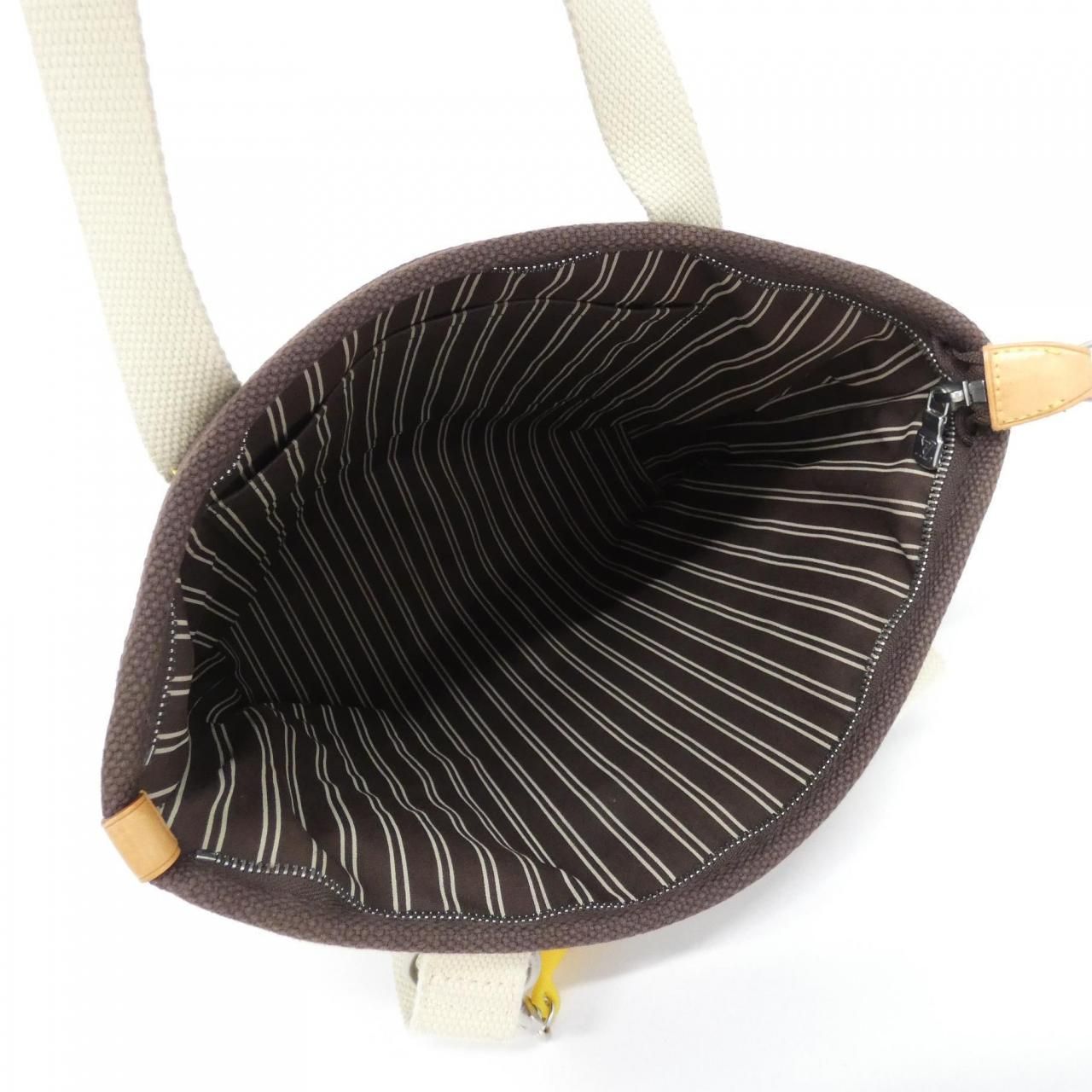 Louis Vuitton Cabas MM — view 7