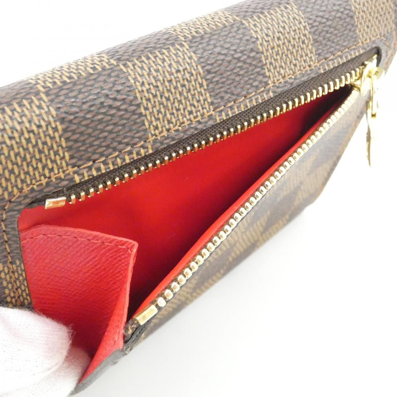 Louis Vuitton Damier Portefeuille Koala Wallet — view 9