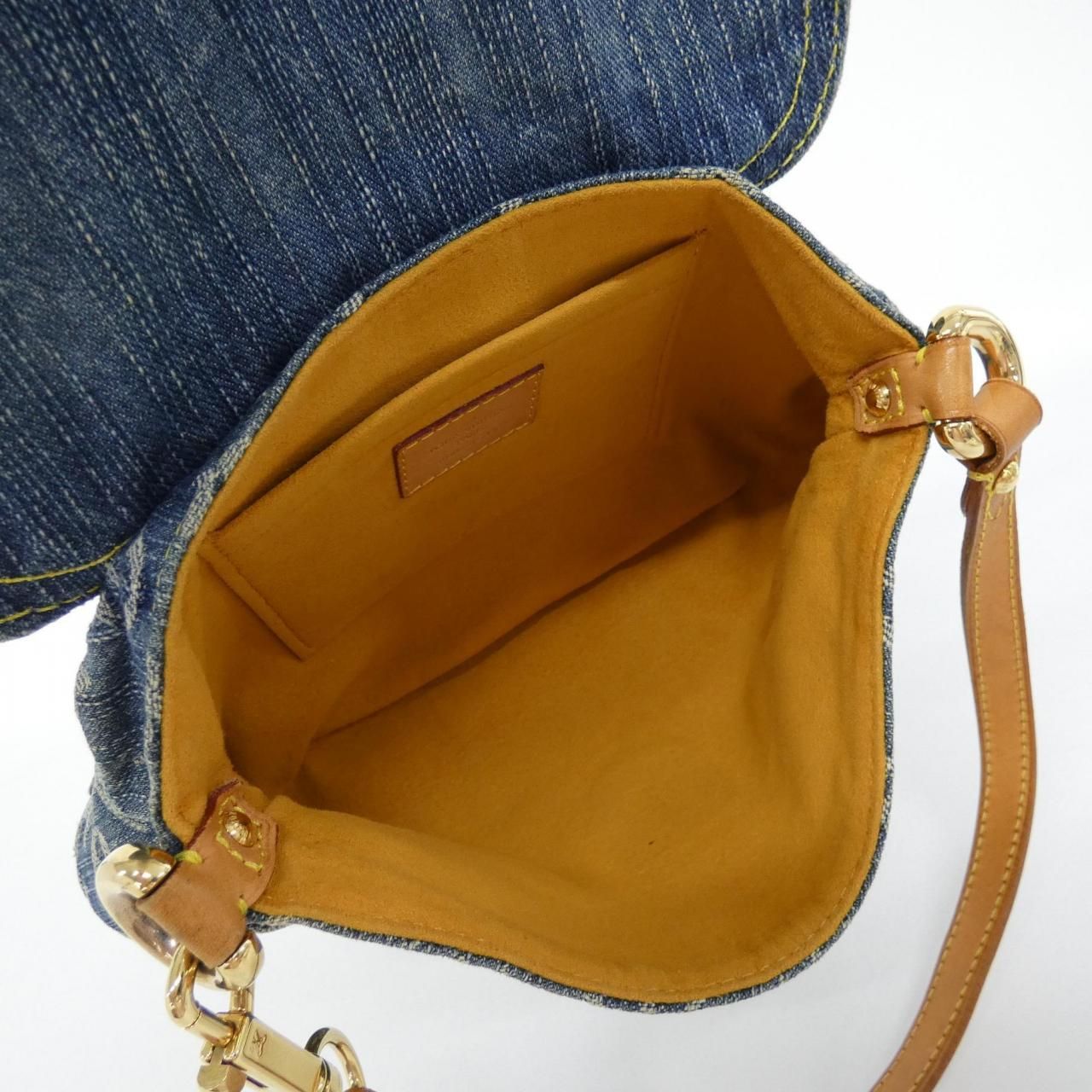 Louis Vuitton Monogram Denim Mini Pleaty Shoulder — view 7