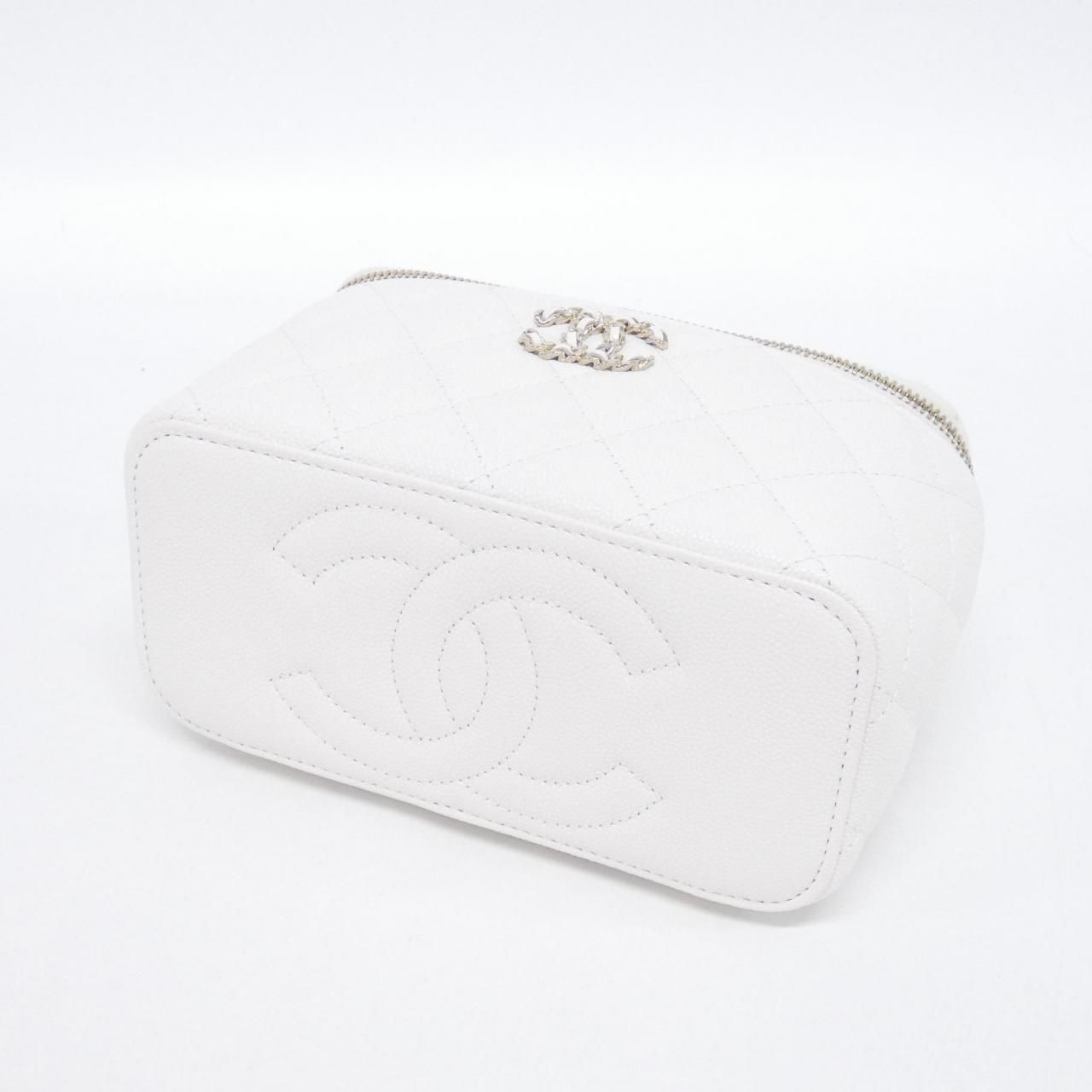 Chanel Bag Handbag White — view 3