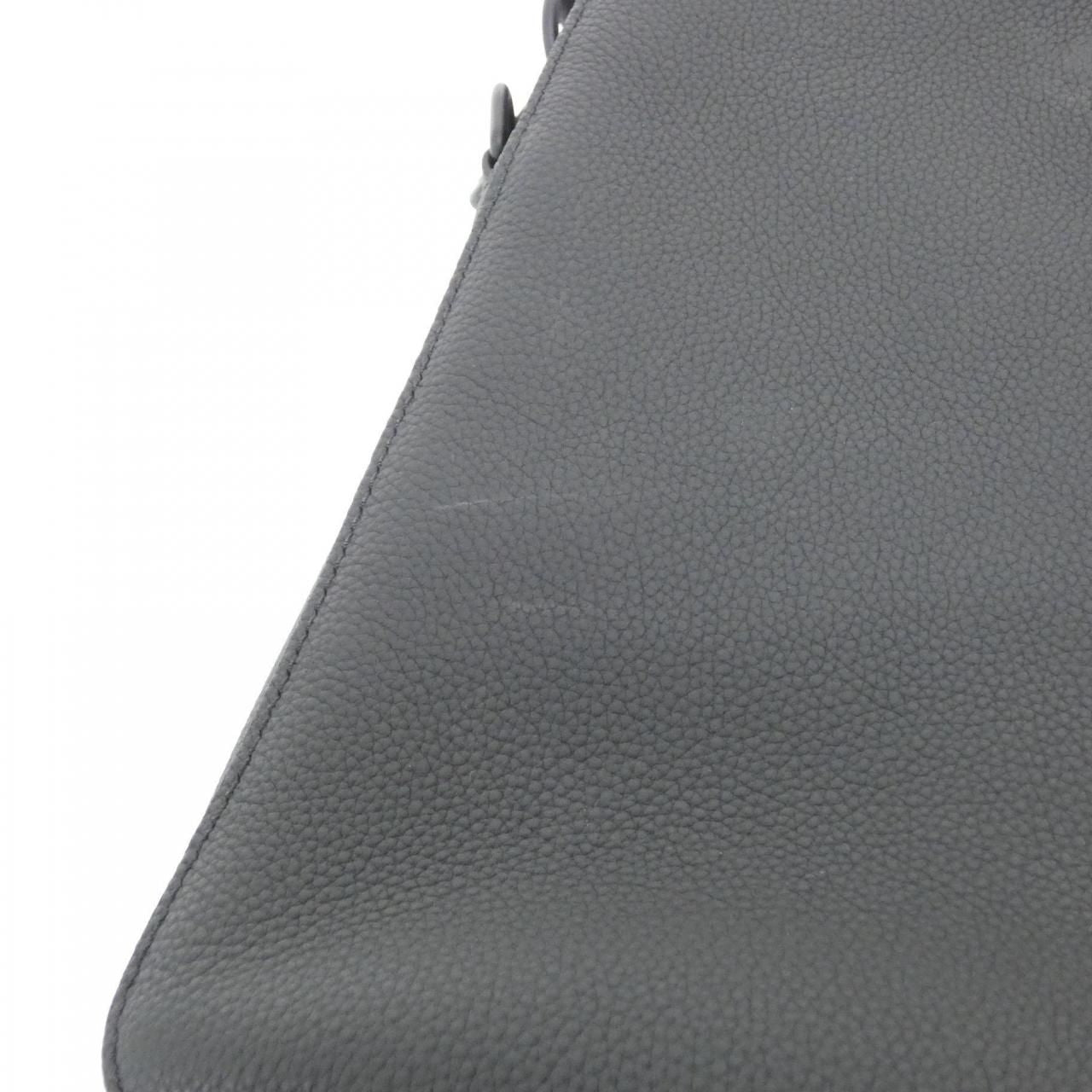 Louis Vuitton LV Aerogram Gate Briefcase — view 4