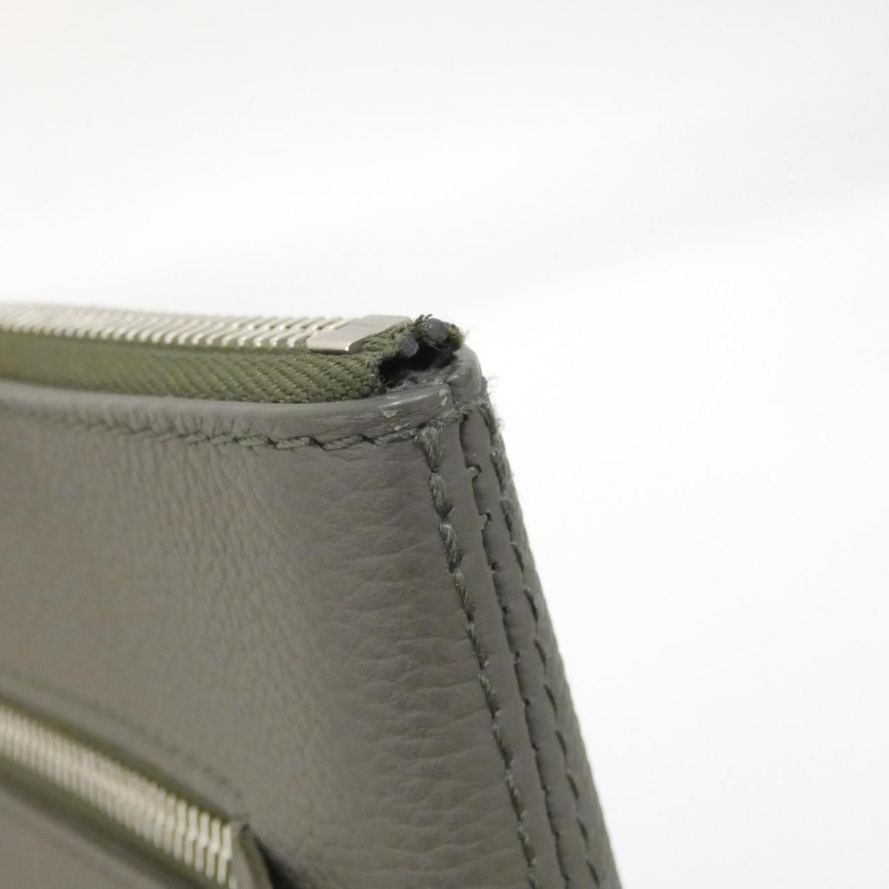 Louis Vuitton LV Aerogram Takeoff Pouch — view 5