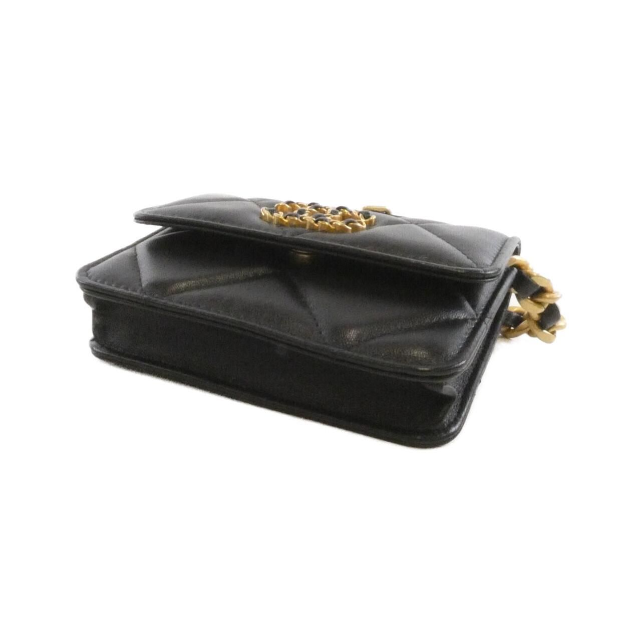 Chanel 19 Line Waist — view 3