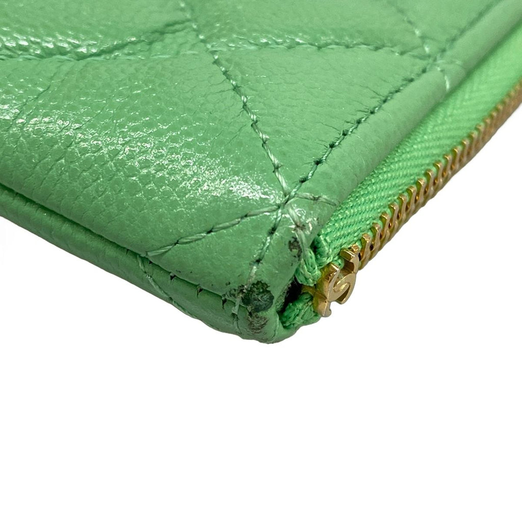 Chanel Pouch Quilted Light Green CC Logo Gold — view 7
