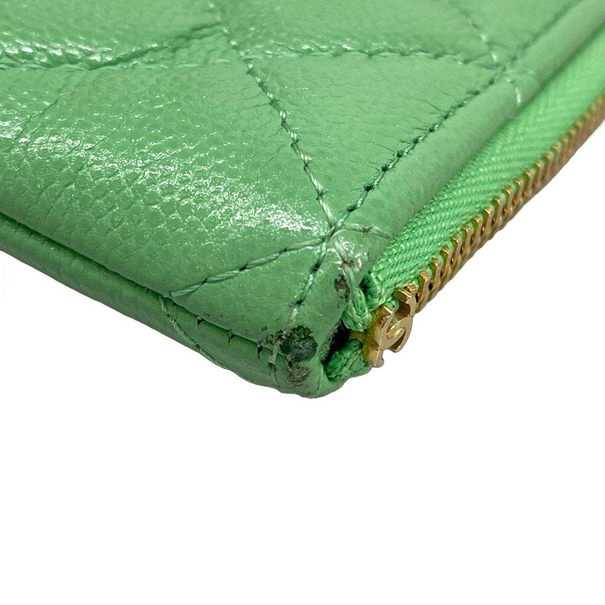 Chanel Pouch Quilted Light Green CC Logo Gold — view 7
