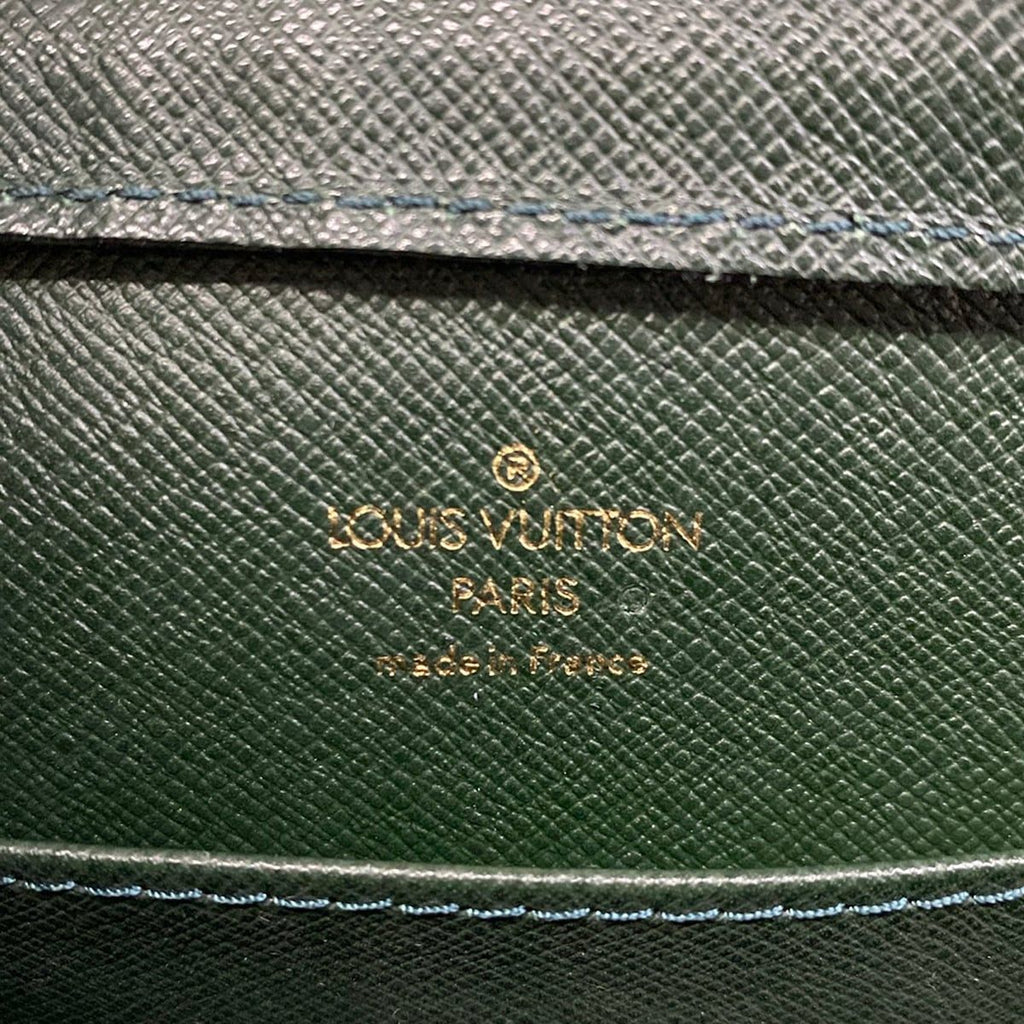 Louis Vuitton Second Bag Taiga Baikal Epi Sea Leather — view 9