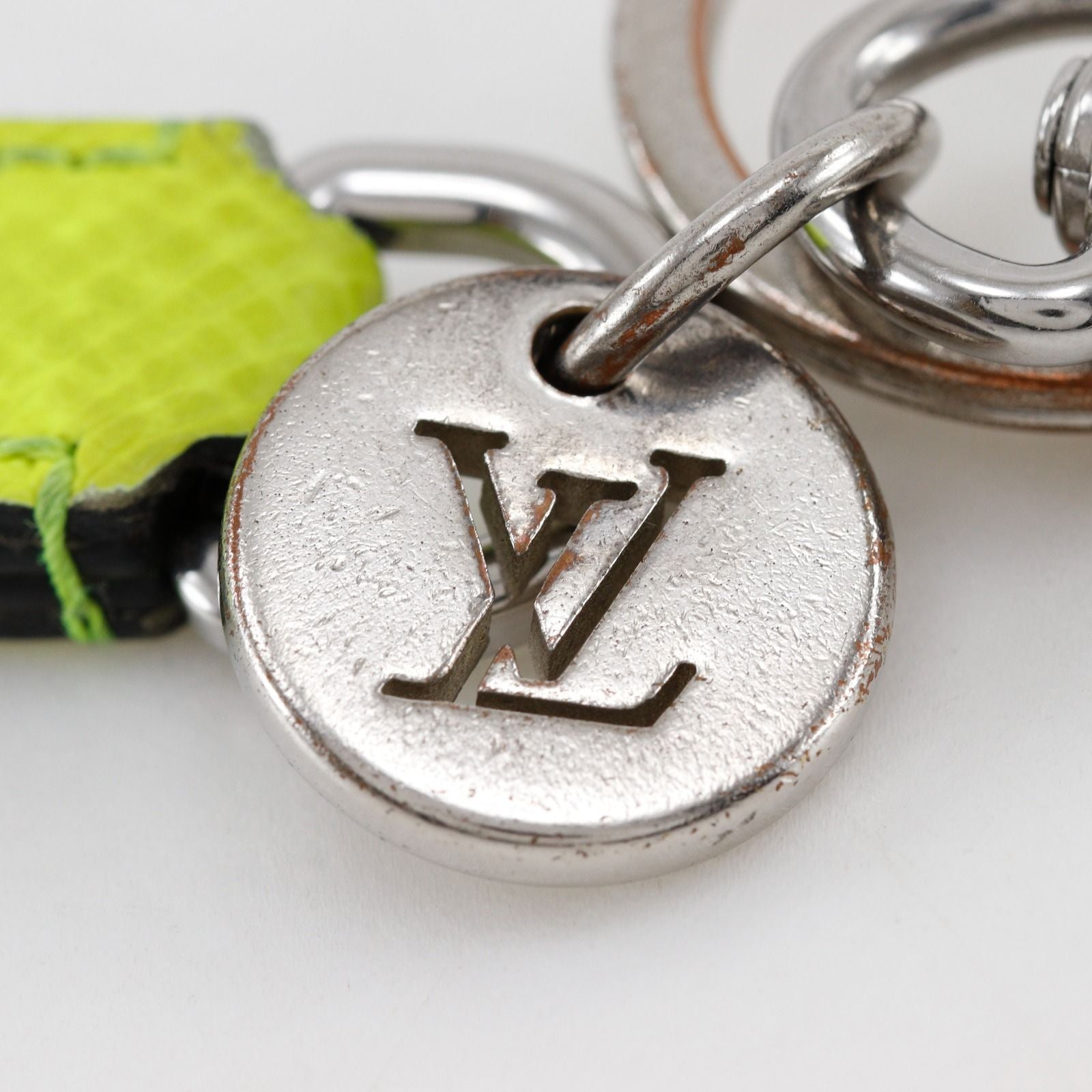 Louis Vuitton Key Holder Slim Dragonne Taigarama Monogram Canvas Taiga Yellow — view 6