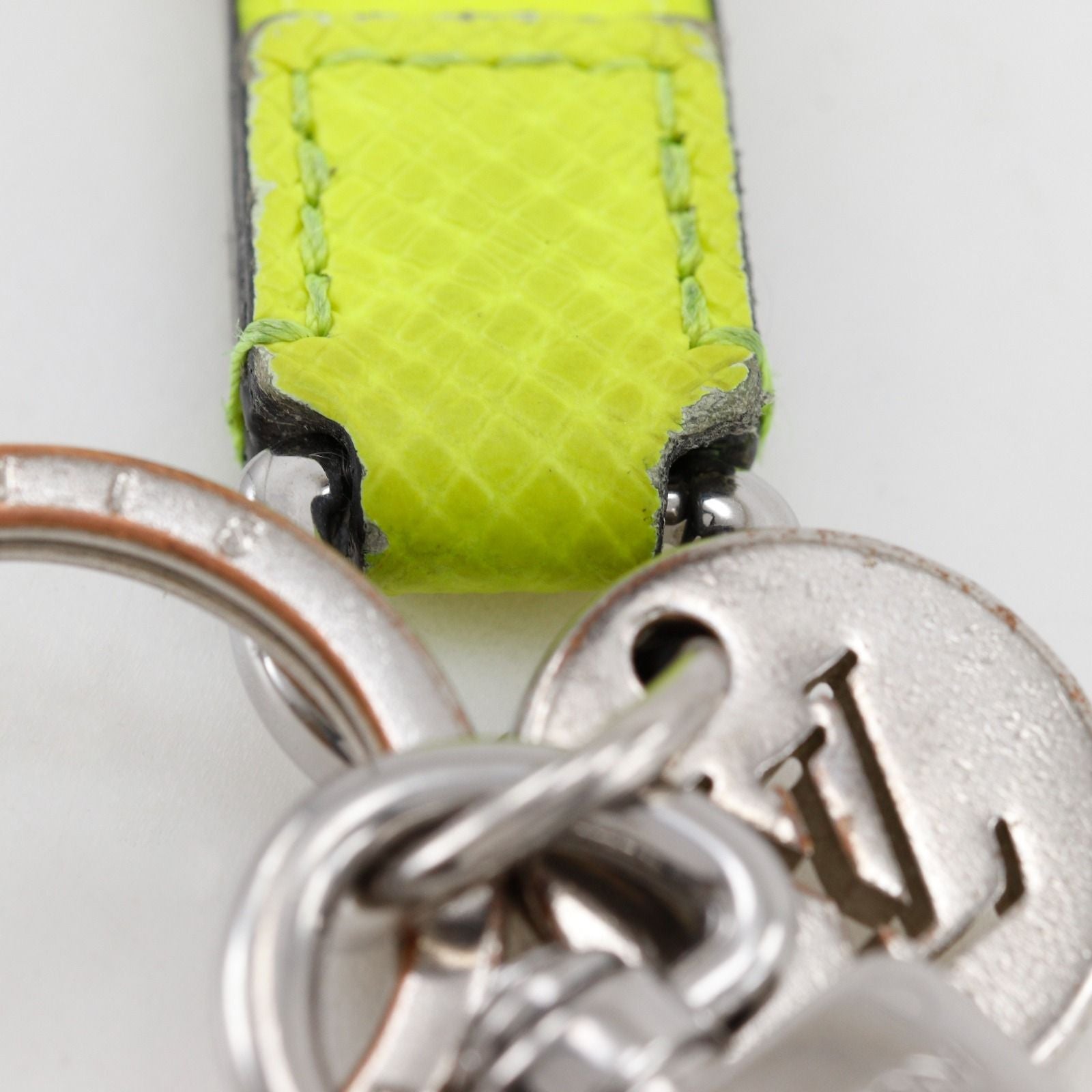 Louis Vuitton Key Holder Slim Dragonne Taigarama Monogram Canvas Taiga Yellow — view 5