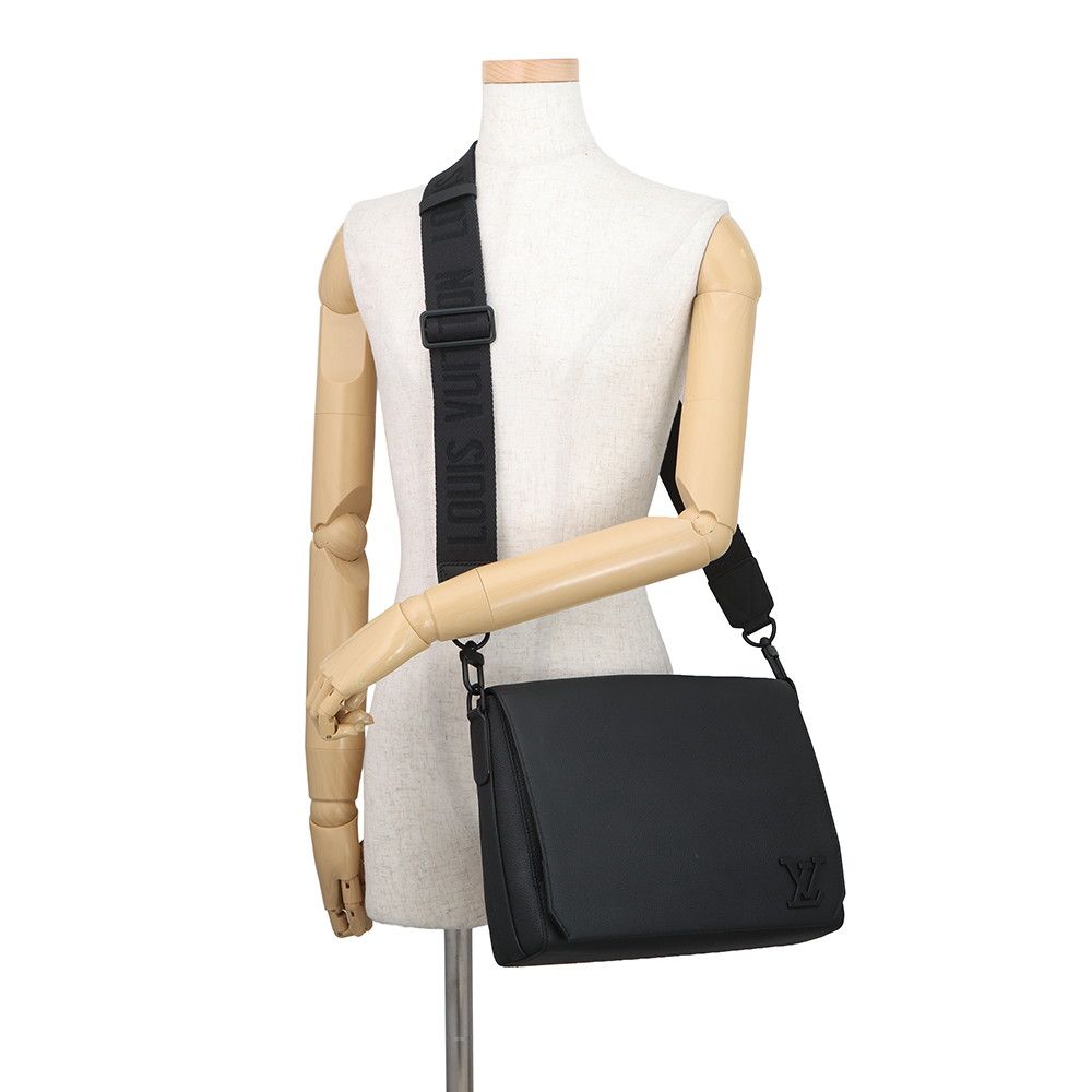 Louis Vuitton Shoulder Bag Gray Leather Takeoff Messenger Black — view 4