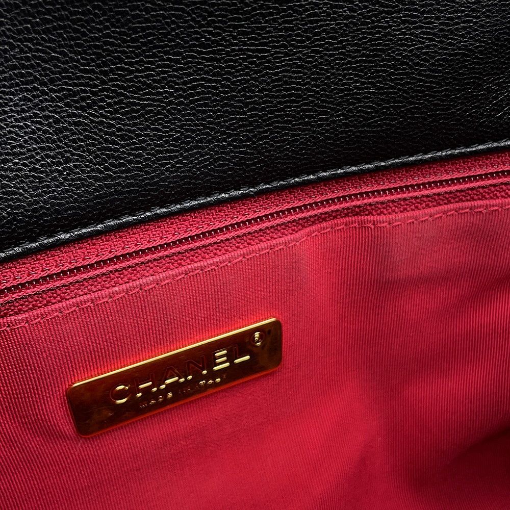 Chanel Chain Shoulder Bag 19 Large Lambskin 2-Way Black — view 9