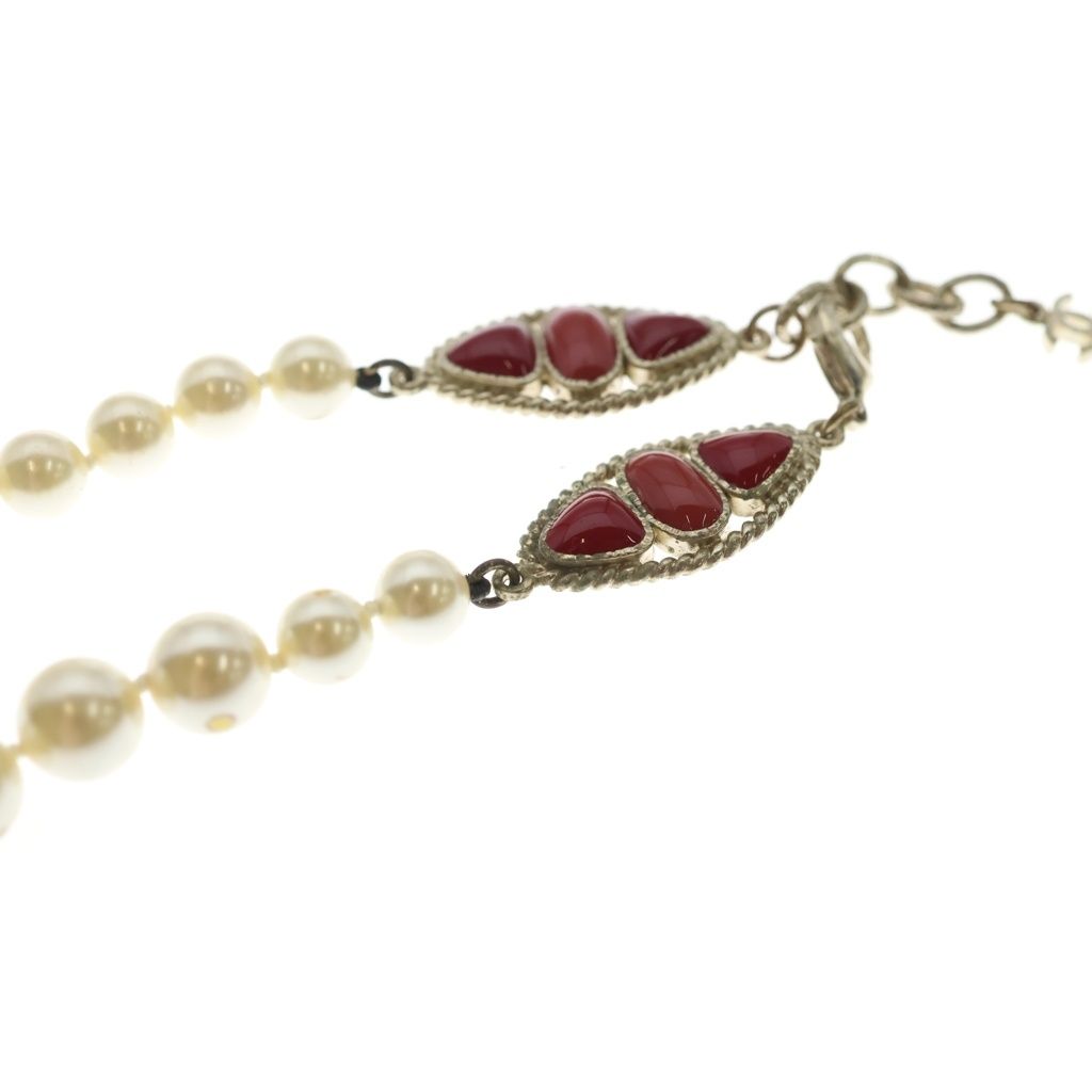 Chanel Faux Pearl Red Resin Necklace a CC Logo — view 5