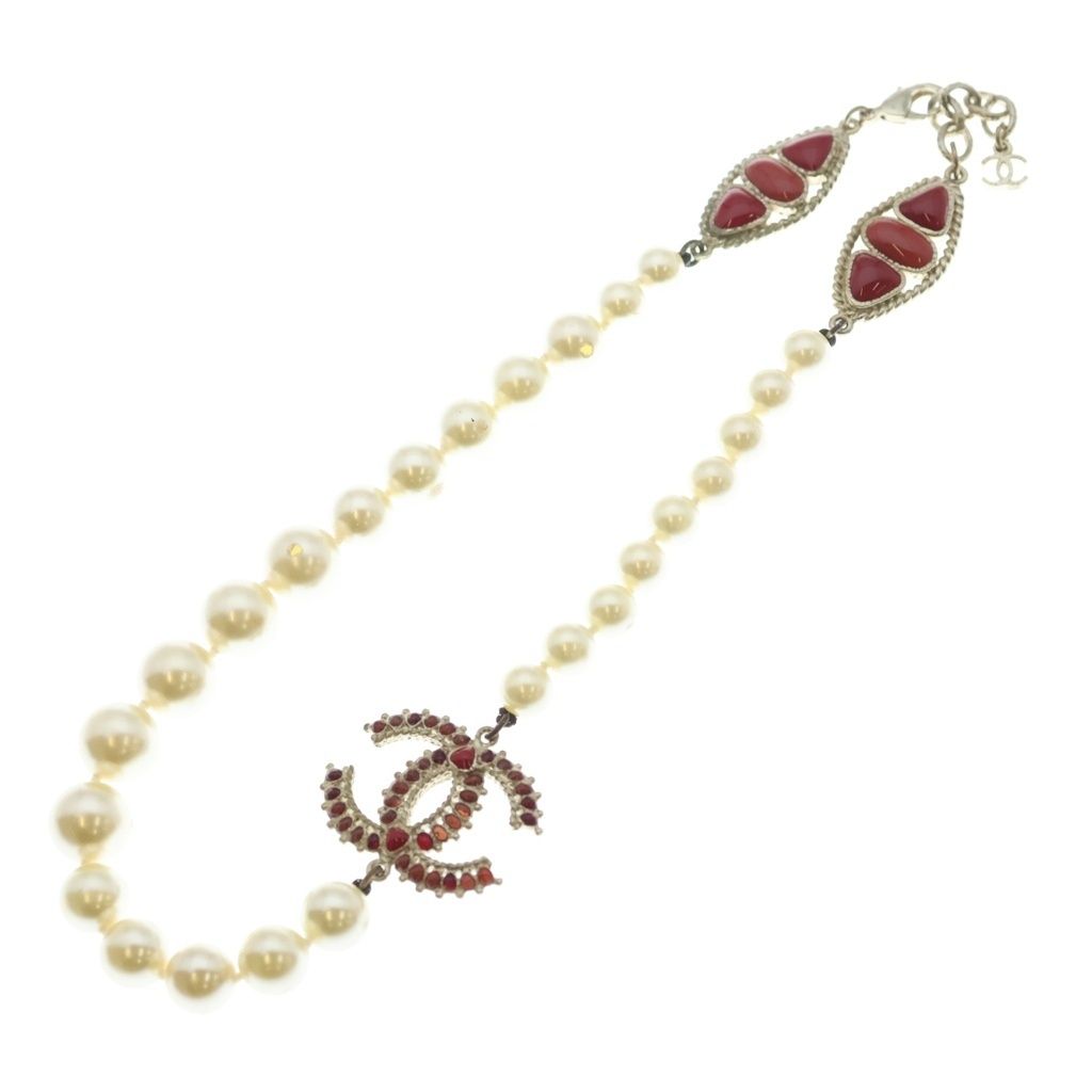 Chanel Faux Pearl Red Resin Necklace a CC Logo — view 2
