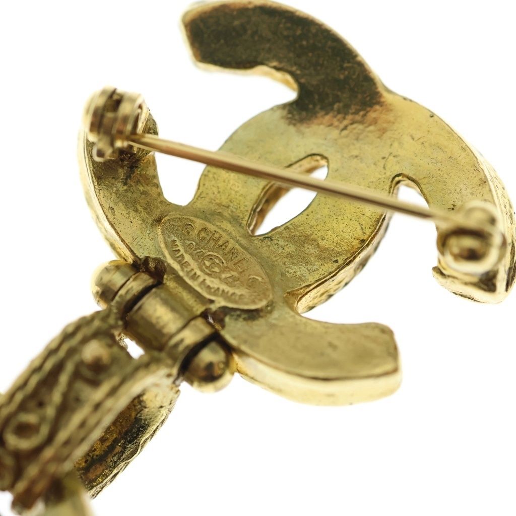 Chanel CC Logo Pearl Brooch Pin Badge Gold — view 5