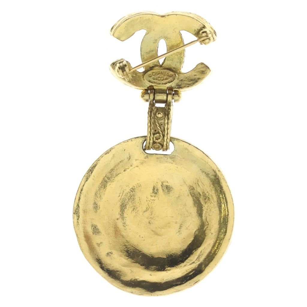 Chanel CC Logo Pearl Brooch Pin Badge Gold — view 2