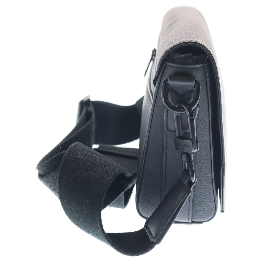 Louis Vuitton LV Aerogram Takeoff Messenger Leather Shoulder Bag Black — view 3