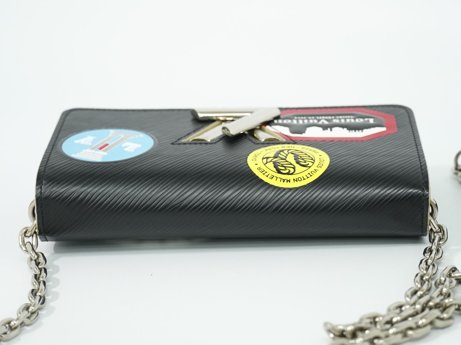 Louis Vuitton LV Portefeuille Twist Chain World Tour Epi Leather Wallet — view 5