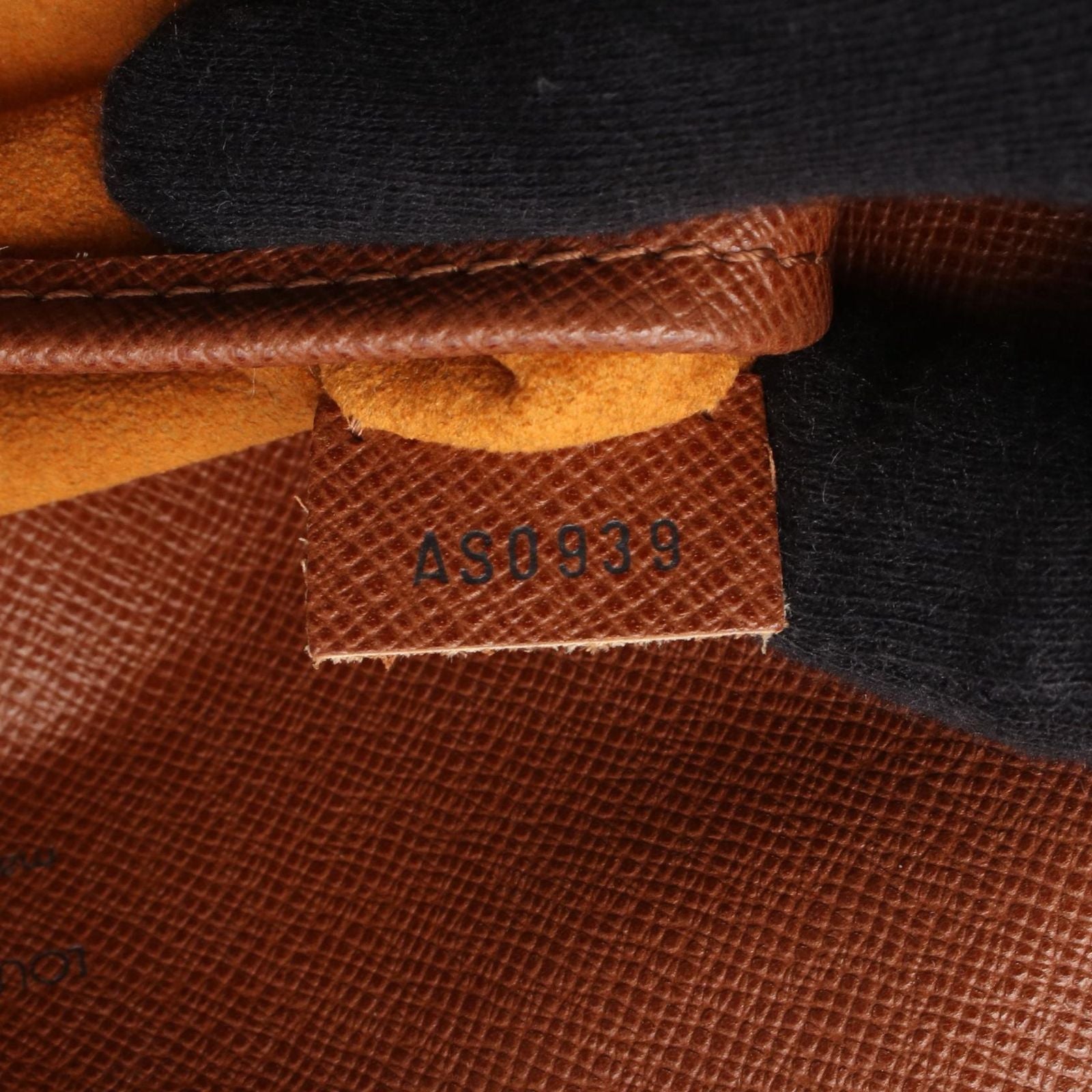 Louis Vuitton Shoulder Bag Musette Salsa Short Strap Monogram Canvas Leather — view 5