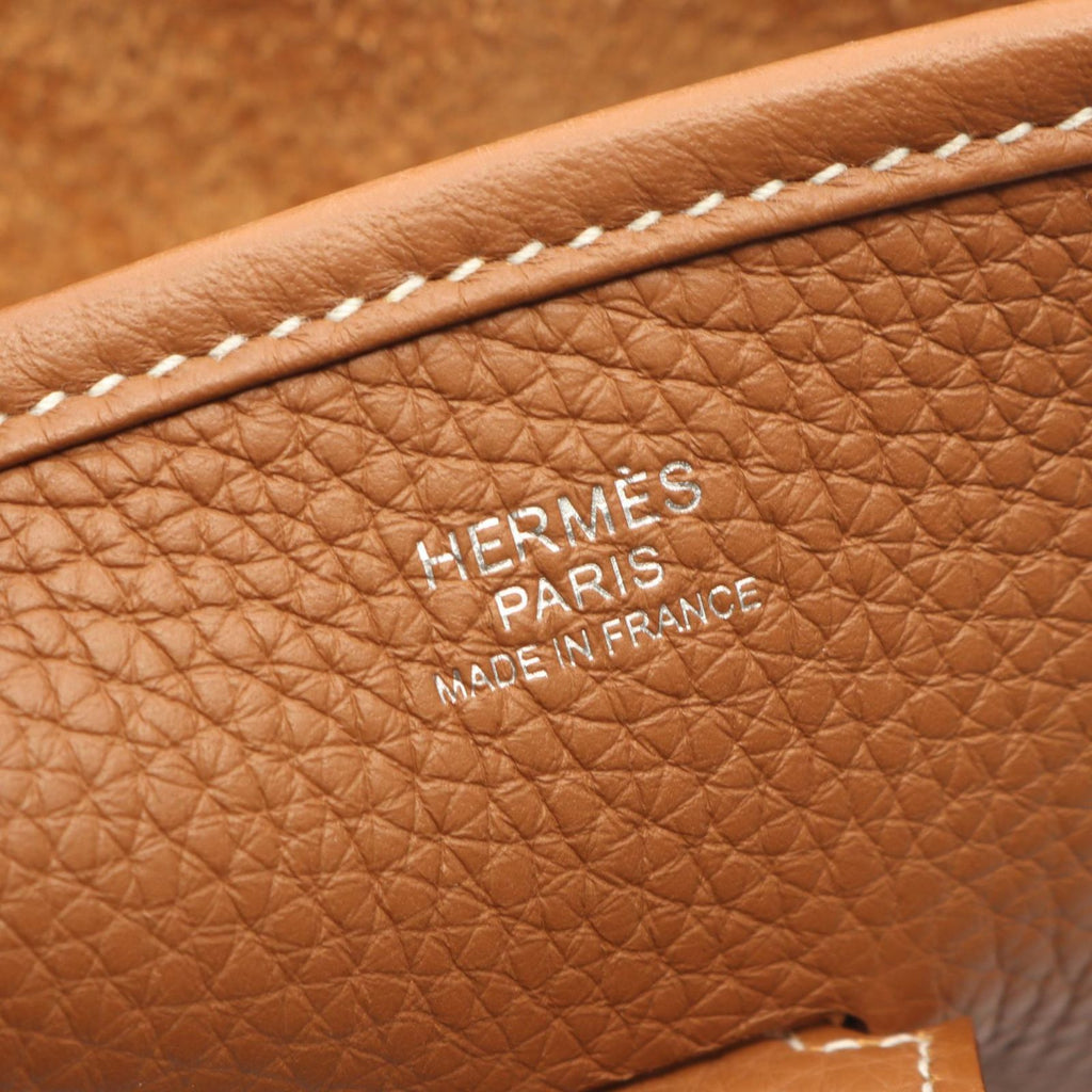 Hermes Shoulder Bag Evelyne 3 Trois PM Gold — view 4