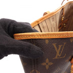 Louis Vuitton Tote Neverfull MM Monogram Canvas Leather — view 8