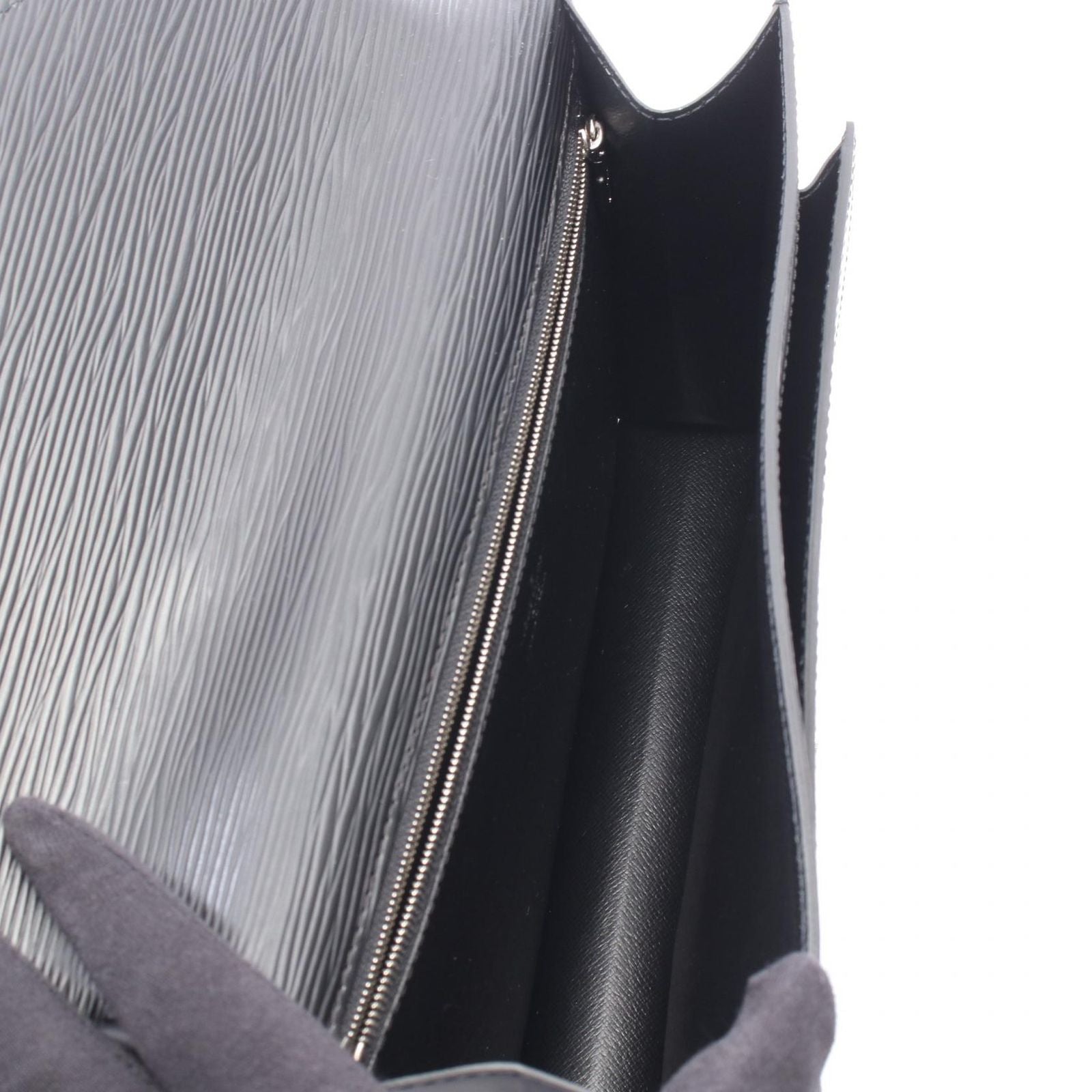 Louis Vuitton Clutch Pochette Series Dragonne Epi Noir Leather — view 3