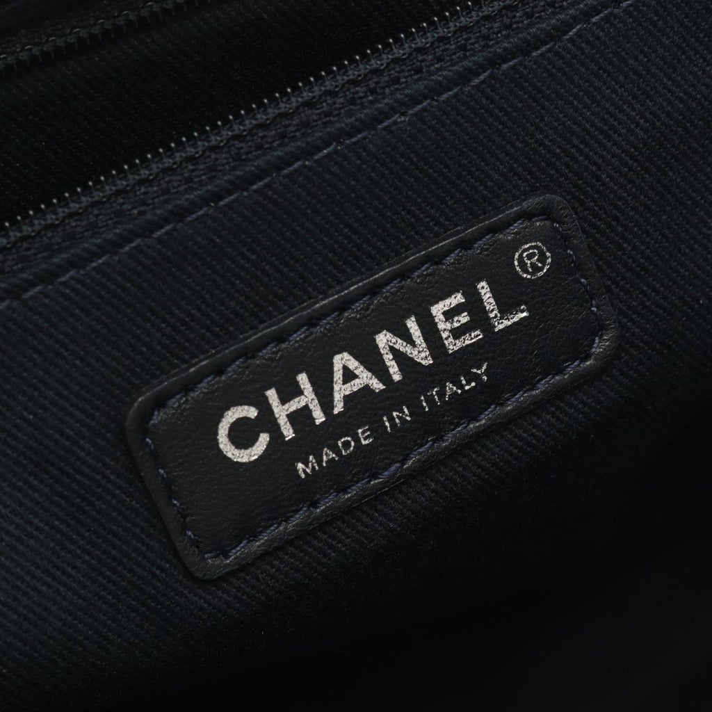 Chanel Tote Deauville White Navy Leather Chain MM — view 4