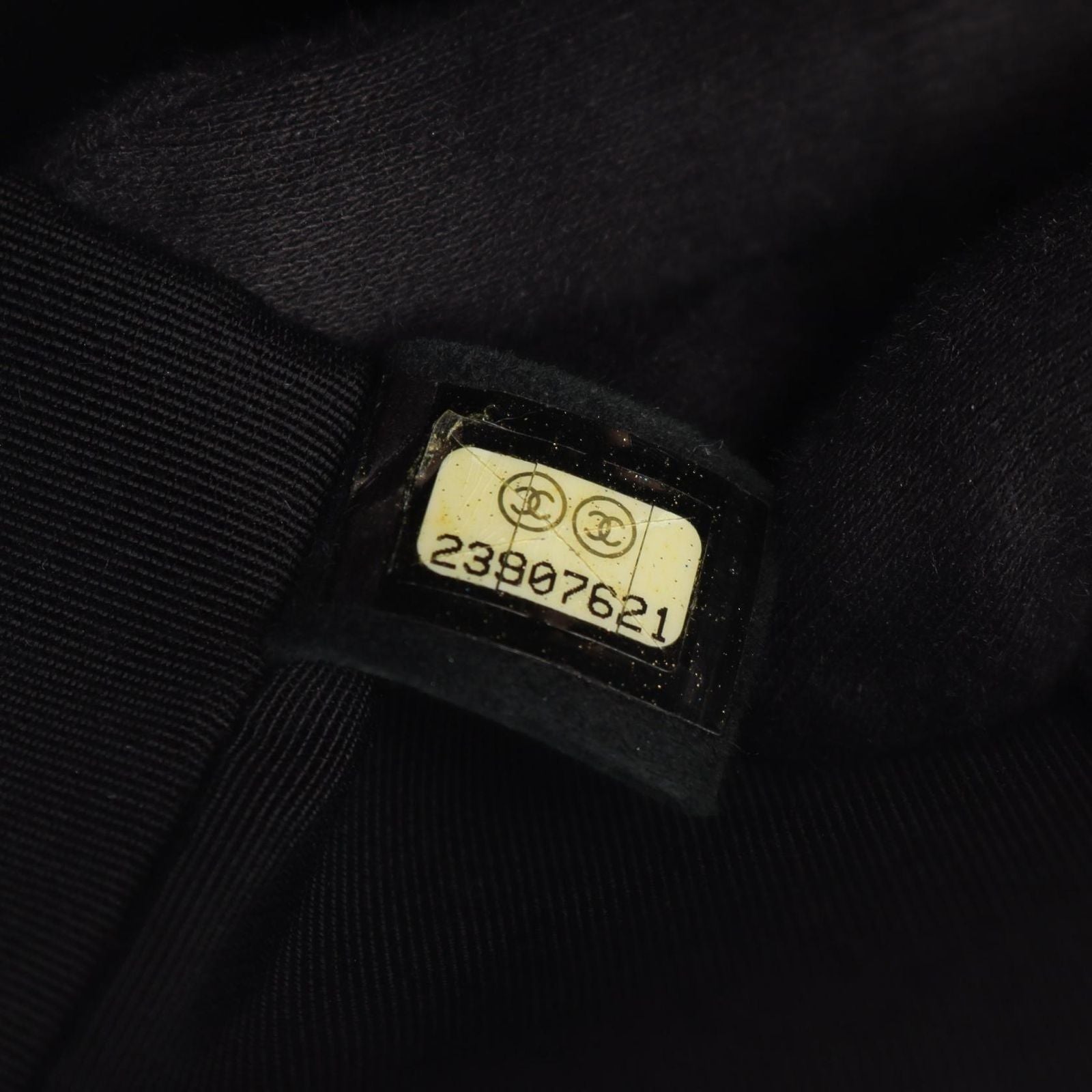 Chanel Shoulder Bag Boy Large Chest Blanc Black Caviar Leather Boy Chain — view 5