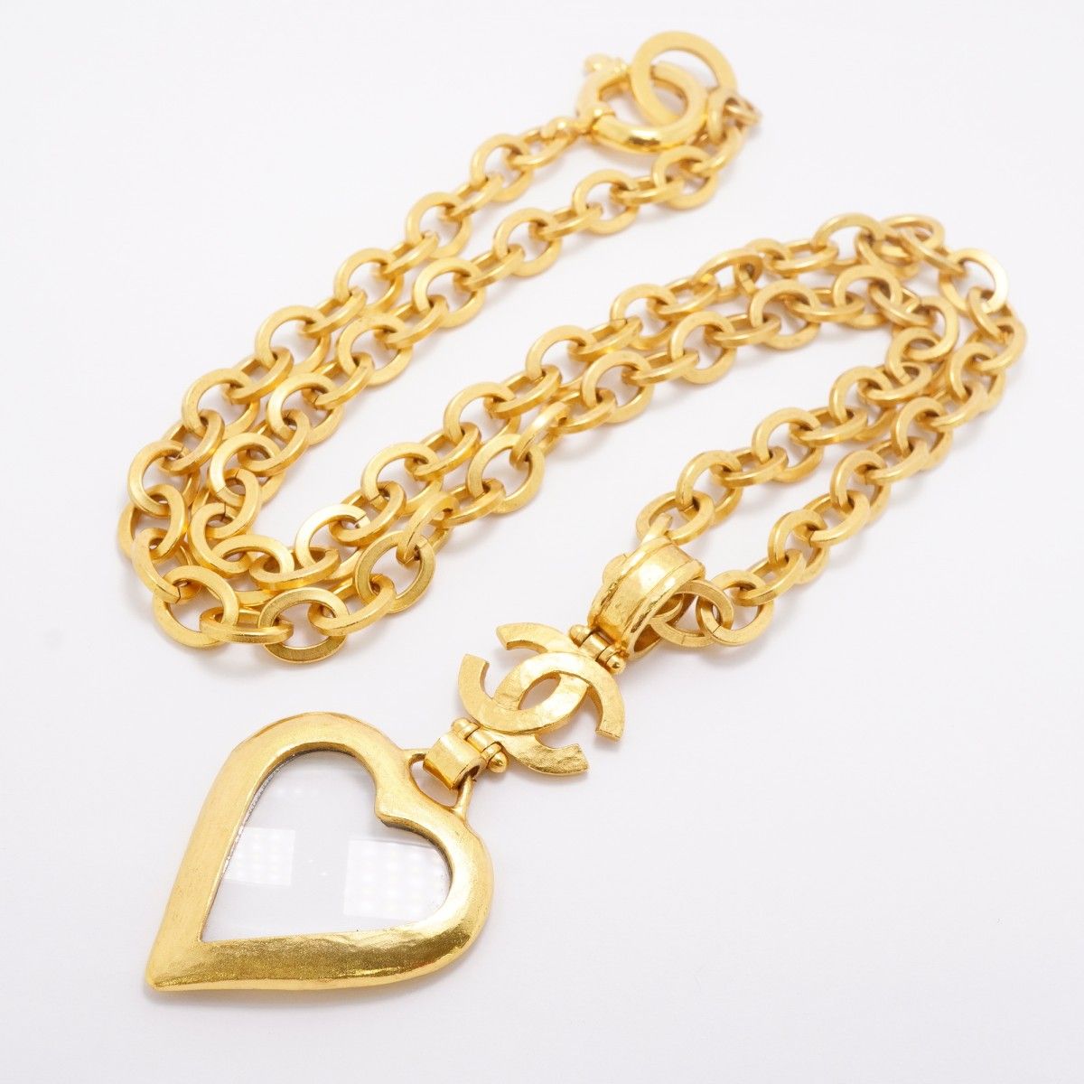 Chanel Necklace Vintage CC Logo Loupe Heart Motif Gold Plated — view 3