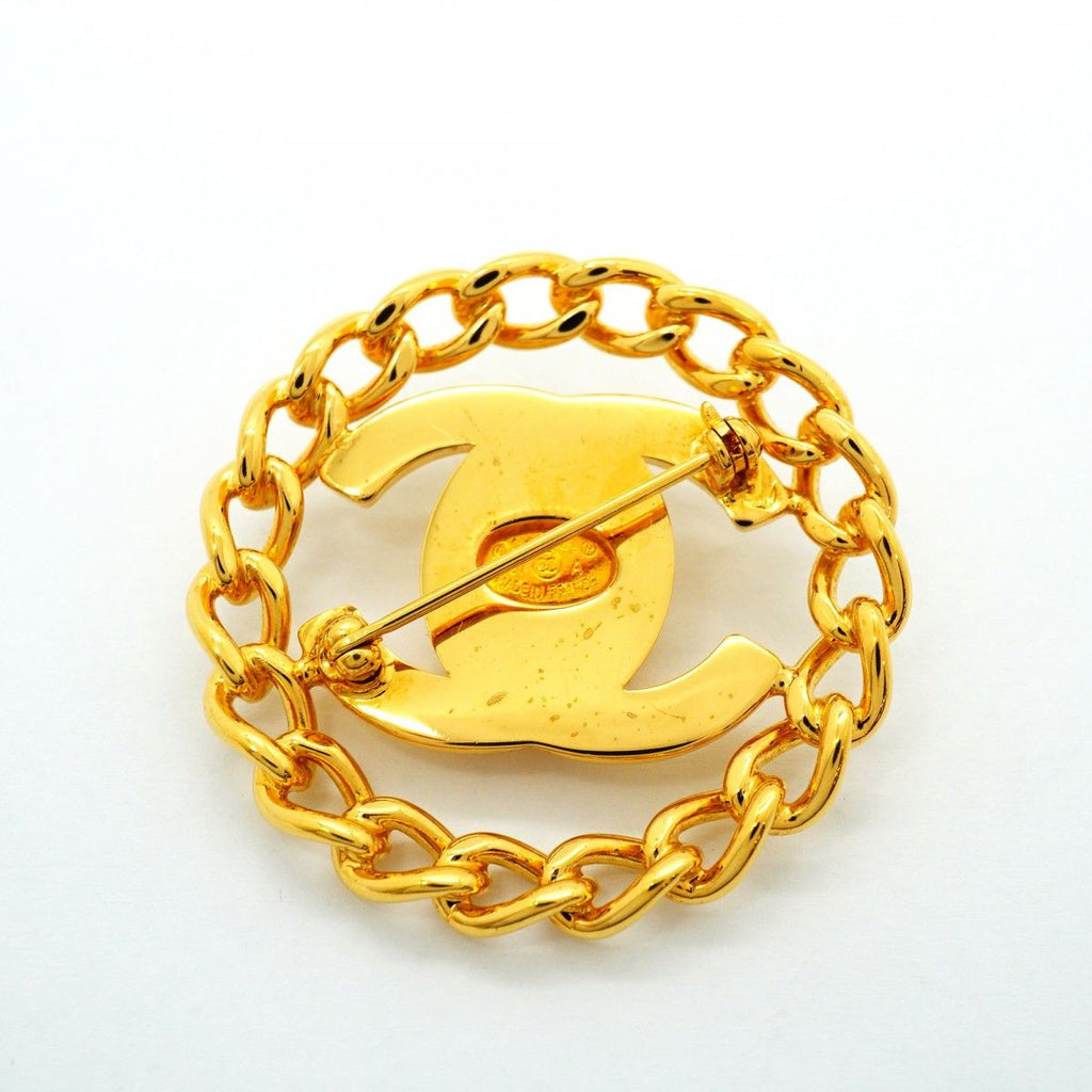 Chanel Brooch Vintage CC Logo Turnlock Gold Plated — view 5