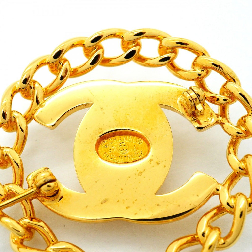Chanel Brooch Vintage CC Logo Turnlock Gold Plated — view 4
