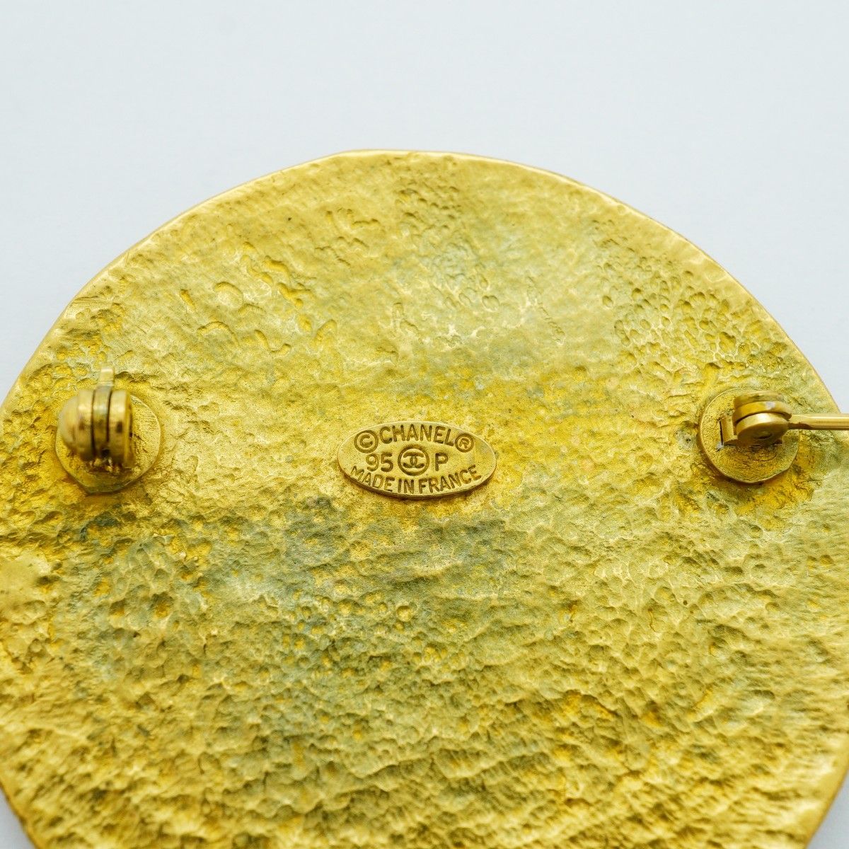 Chanel Brooch Vintage CC Logo Gold Plated — view 4