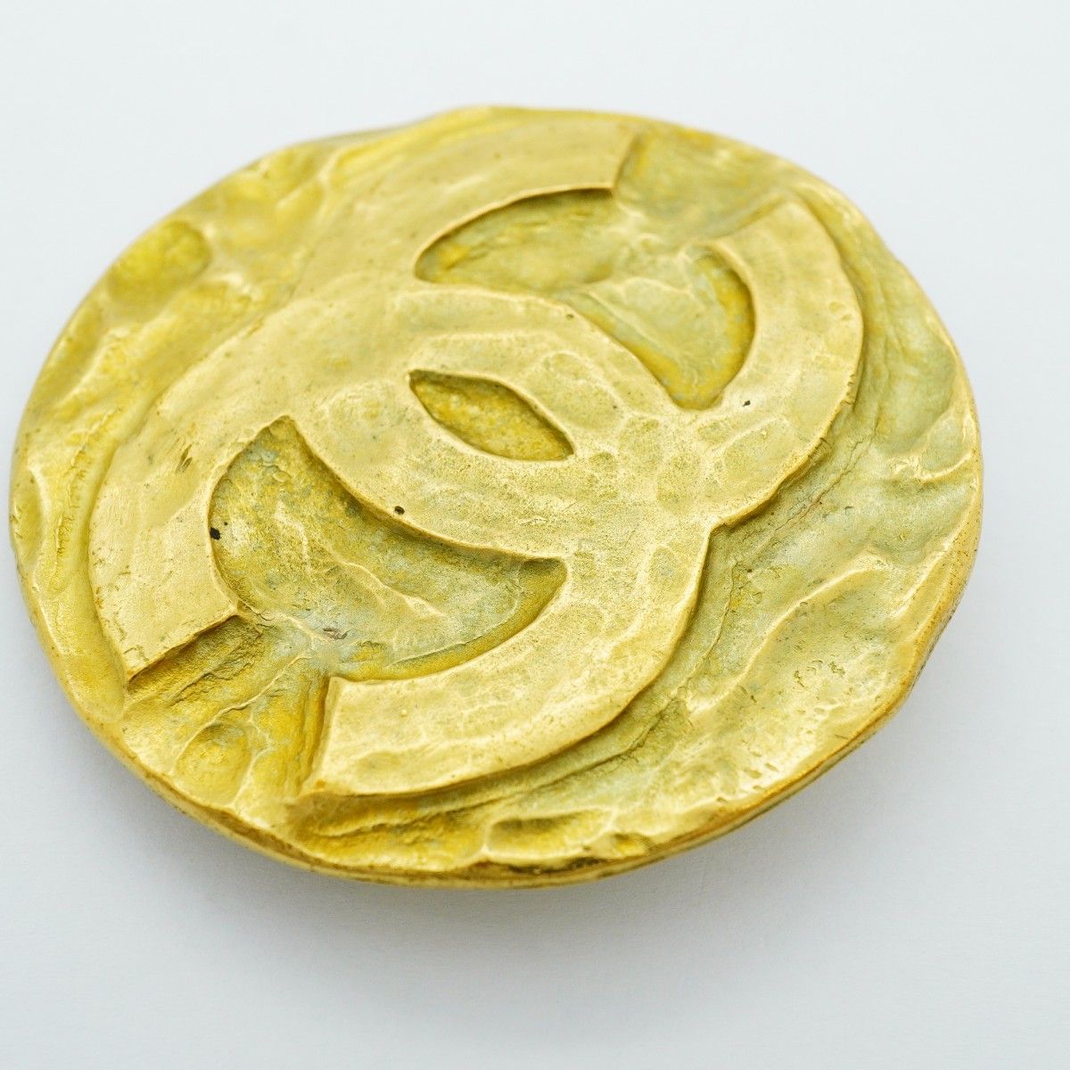 Chanel Brooch Vintage CC Logo Gold Plated — view 8