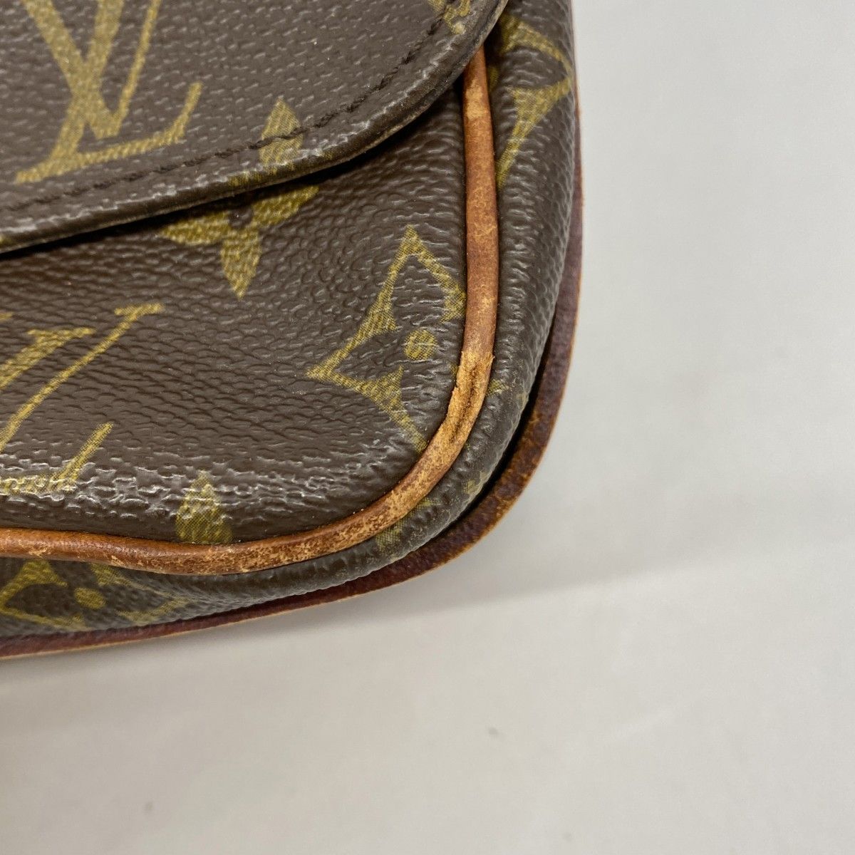 Louis Vuitton Shoulder Bag Monogram Cartouchiere GM Brown — view 8